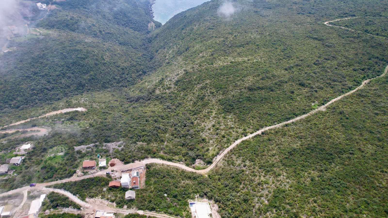 amforaproperty.com/Urbanizovan plac 300m2 sa panoramskim pogledom-Zagora, Kotor