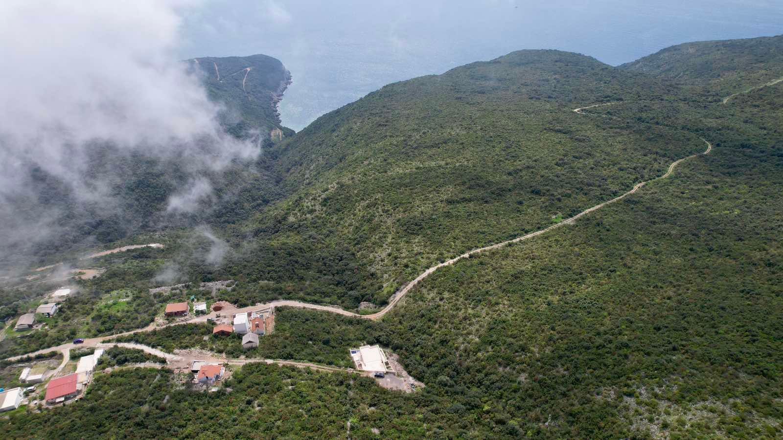 amforaproperty.com/Urbanizovan plac 300m2 sa panoramskim pogledom-Zagora, Kotor
