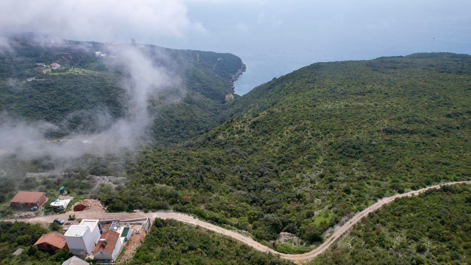 amforaproperty.com/Urbanizovan plac 300m2 sa panoramskim pogledom-Zagora, Kotor