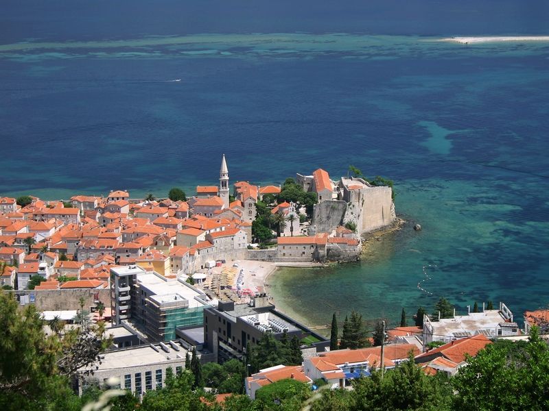 amforaproperty.com/Poslovni Prostor na atraktivnoj lokaciji u Starom Gradu, Budva (na duzi period)