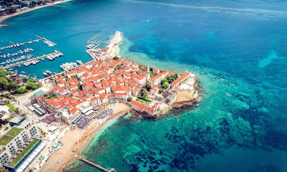 amforaproperty.com/Poslovni Prostor na atraktivnoj lokaciji u Starom Gradu, Budva (na duzi period)
