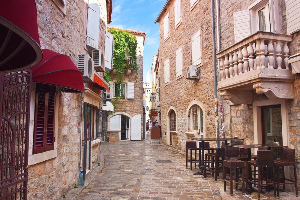 amforaproperty.com/Poslovni Prostor na atraktivnoj lokaciji u Starom Gradu, Budva (na duzi period)