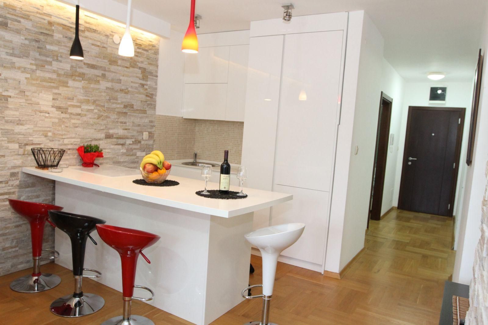 amforaproperty.com/Dvosoban stan 70m² sa pogledom na more-Gospoština, Budva (na duzi period)