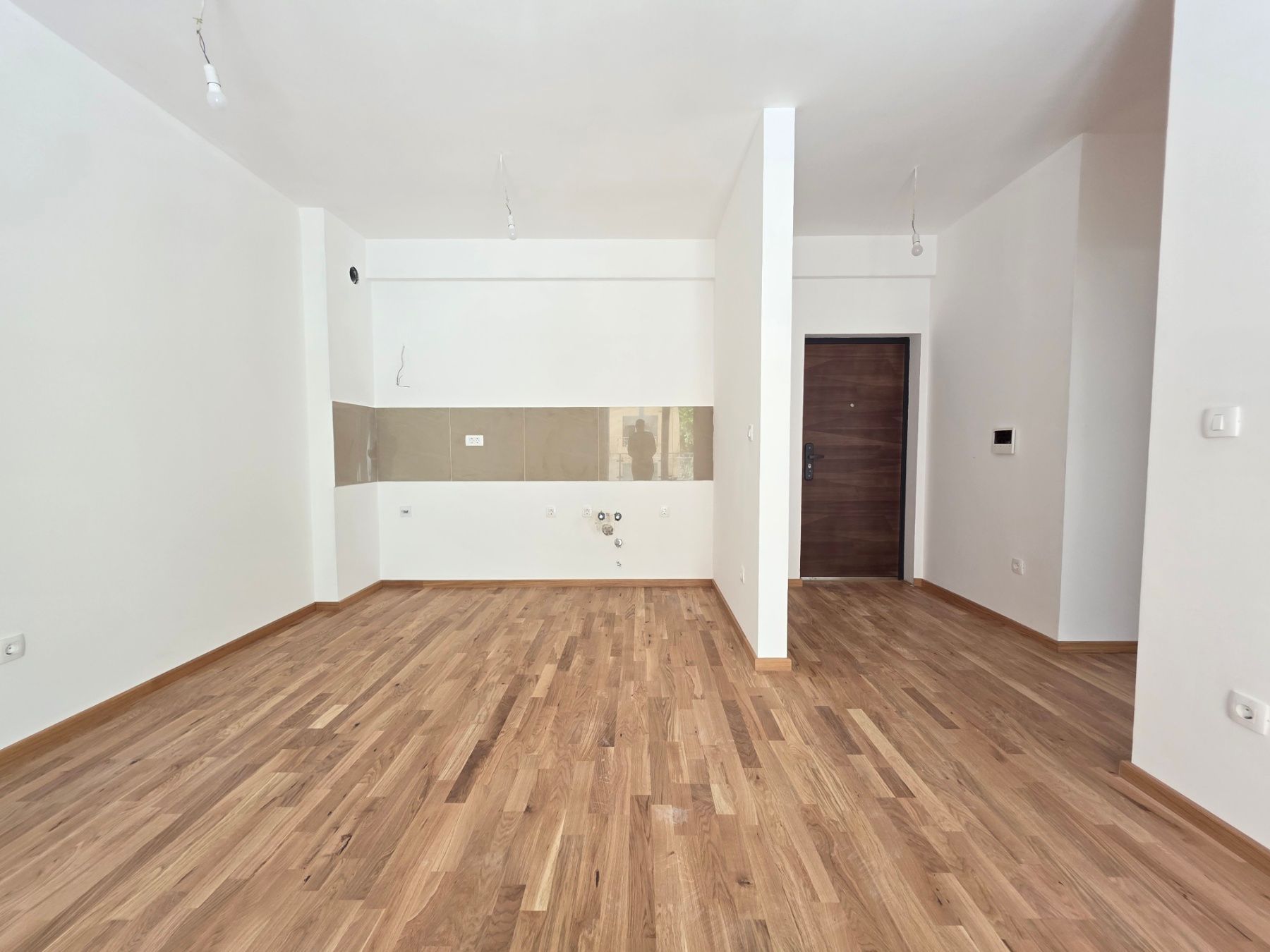 amforaproperty.com/Prodaja Jednosobnog stana 44m² sa bocnim pogledom na more u Novoj Zgradi u Bečićima – Bez 3% Poreza!