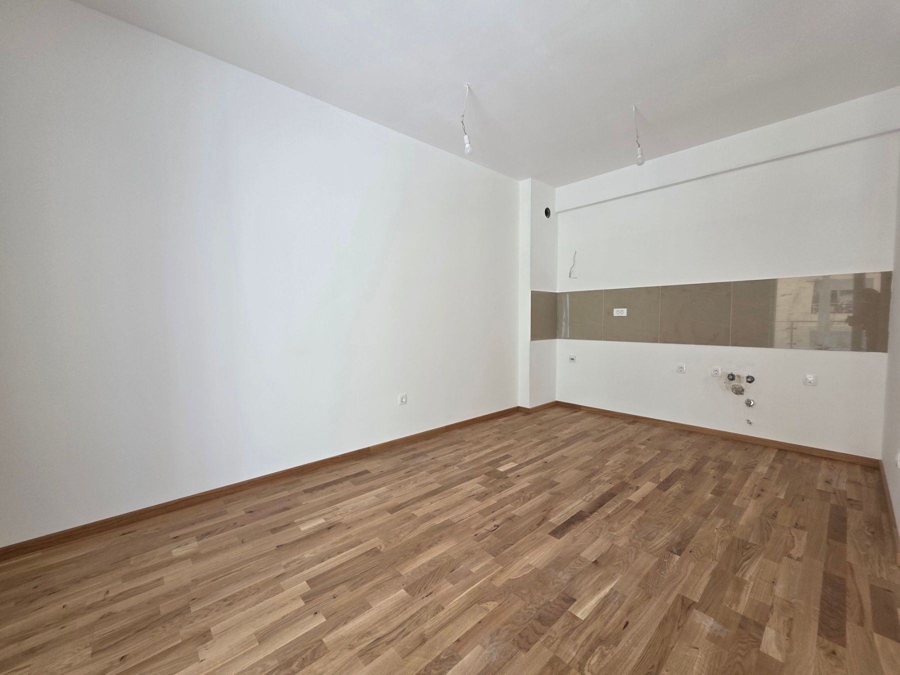 amforaproperty.com/Prodaja Jednosobnog stana 44m² sa bocnim pogledom na more u Novoj Zgradi u Bečićima – Bez 3% Poreza!