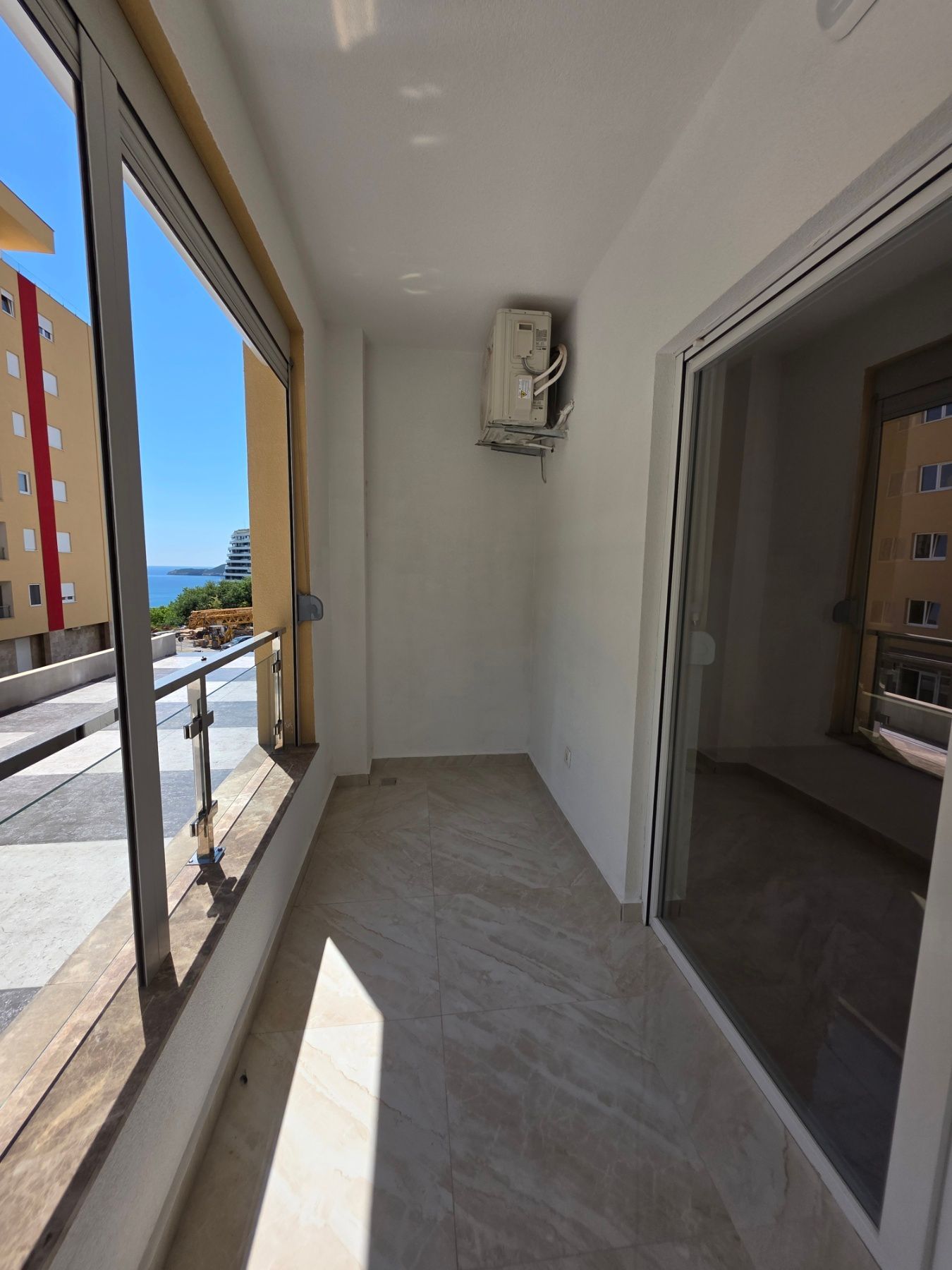 amforaproperty.com/Prodaja Jednosobnog stana 44m² sa bocnim pogledom na more u Novoj Zgradi u Bečićima – Bez 3% Poreza!