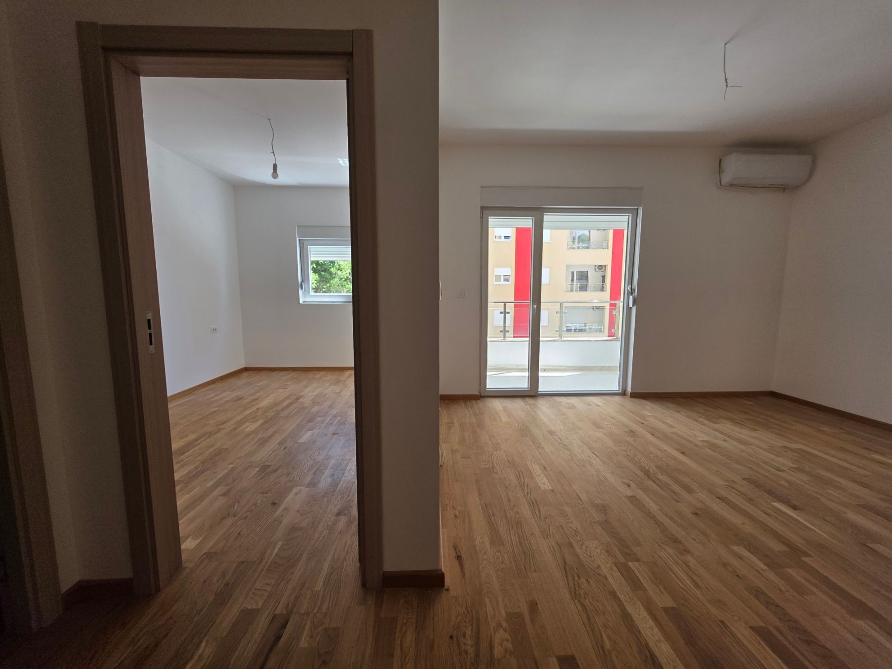 amforaproperty.com/Prodaja Jednosobnog stana 44m² sa bocnim pogledom na more u Novoj Zgradi u Bečićima – Bez 3% Poreza!