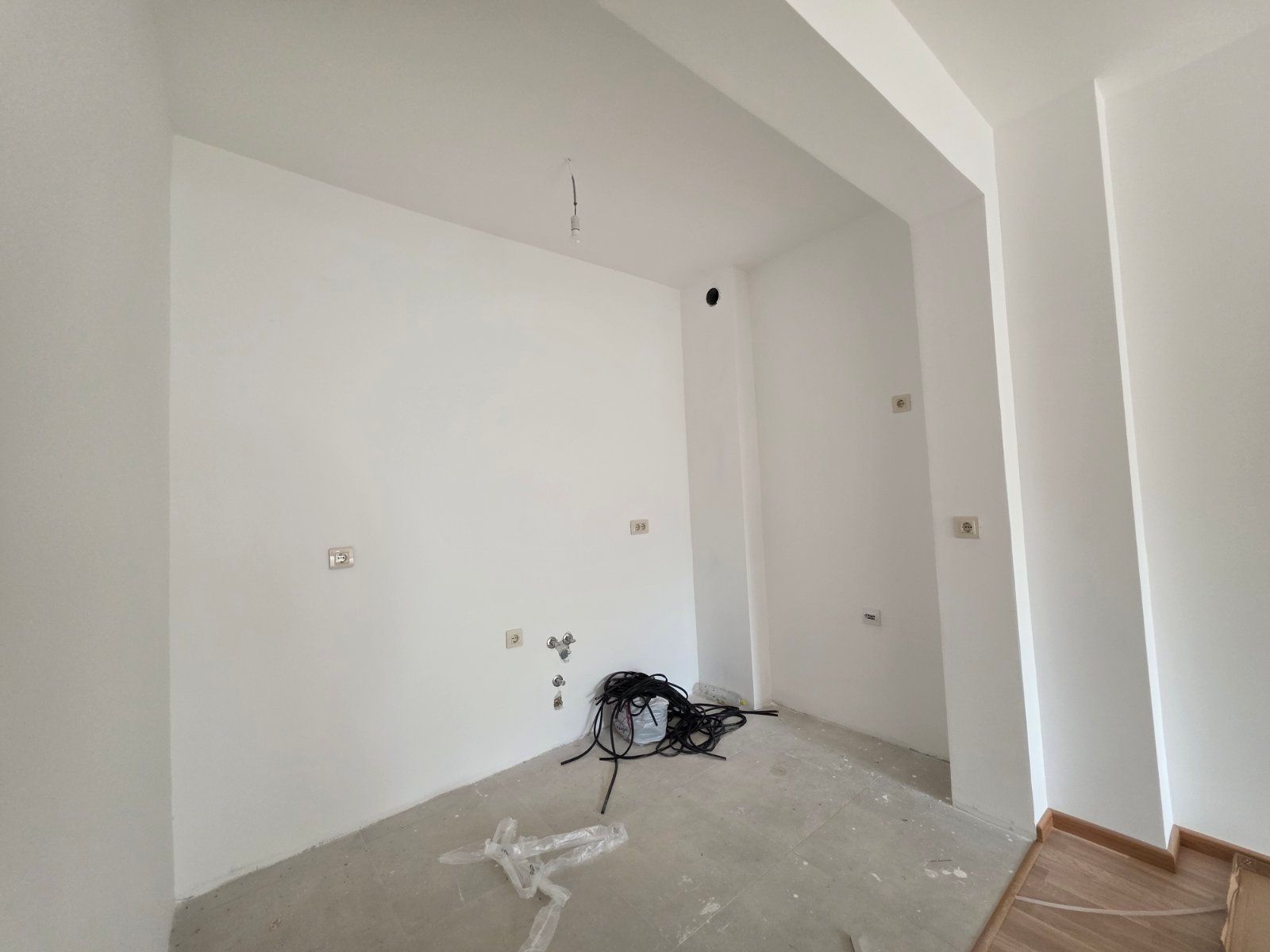 Dvosoban stan 79.18m2 u novom stambeno poslovnoj zgradi-Budva,Adok - Amfora Real Estate