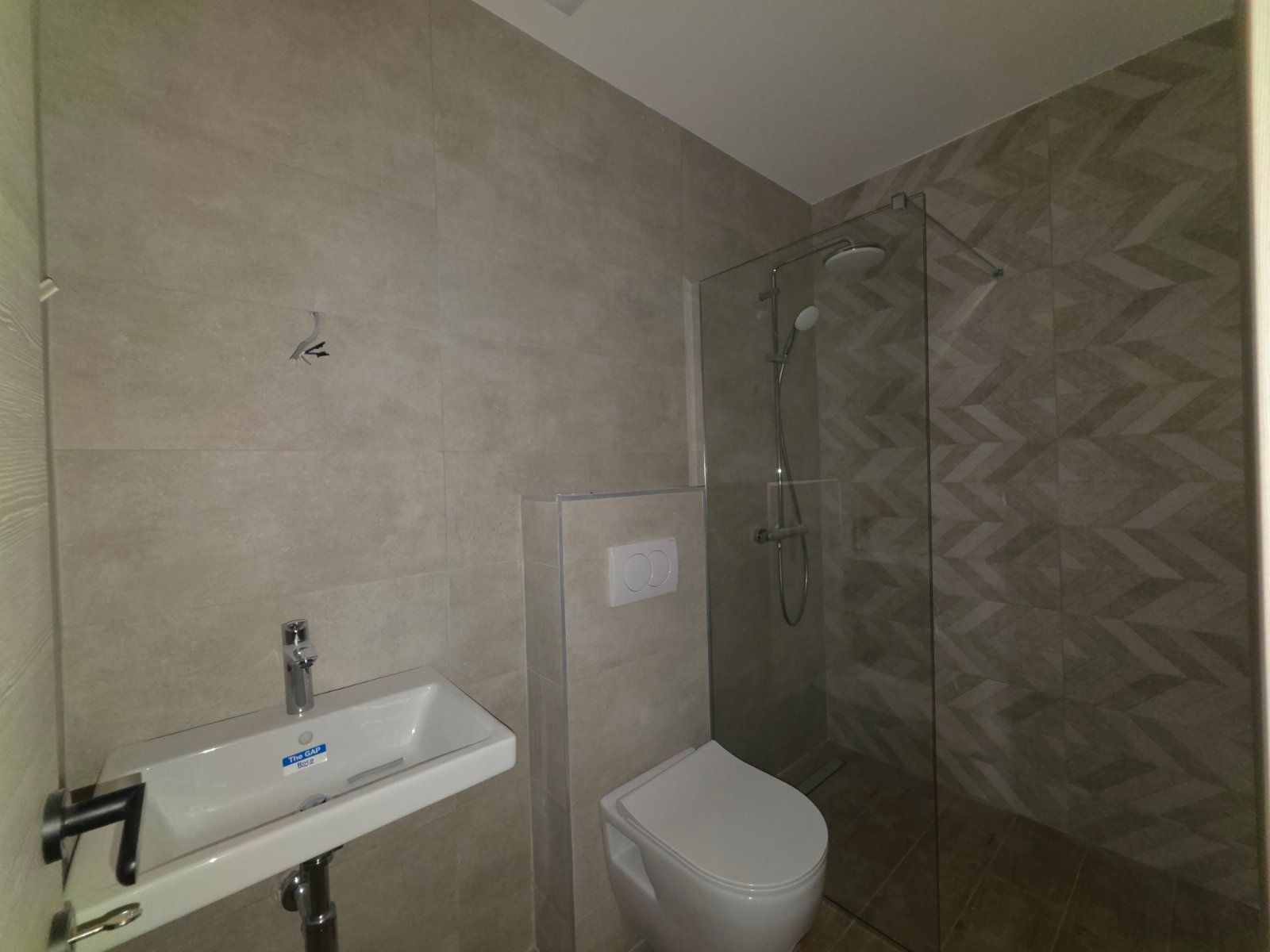 Dvosoban stan 79.18m2 u novom stambeno poslovnoj zgradi-Budva,Adok - Amfora Real Estate