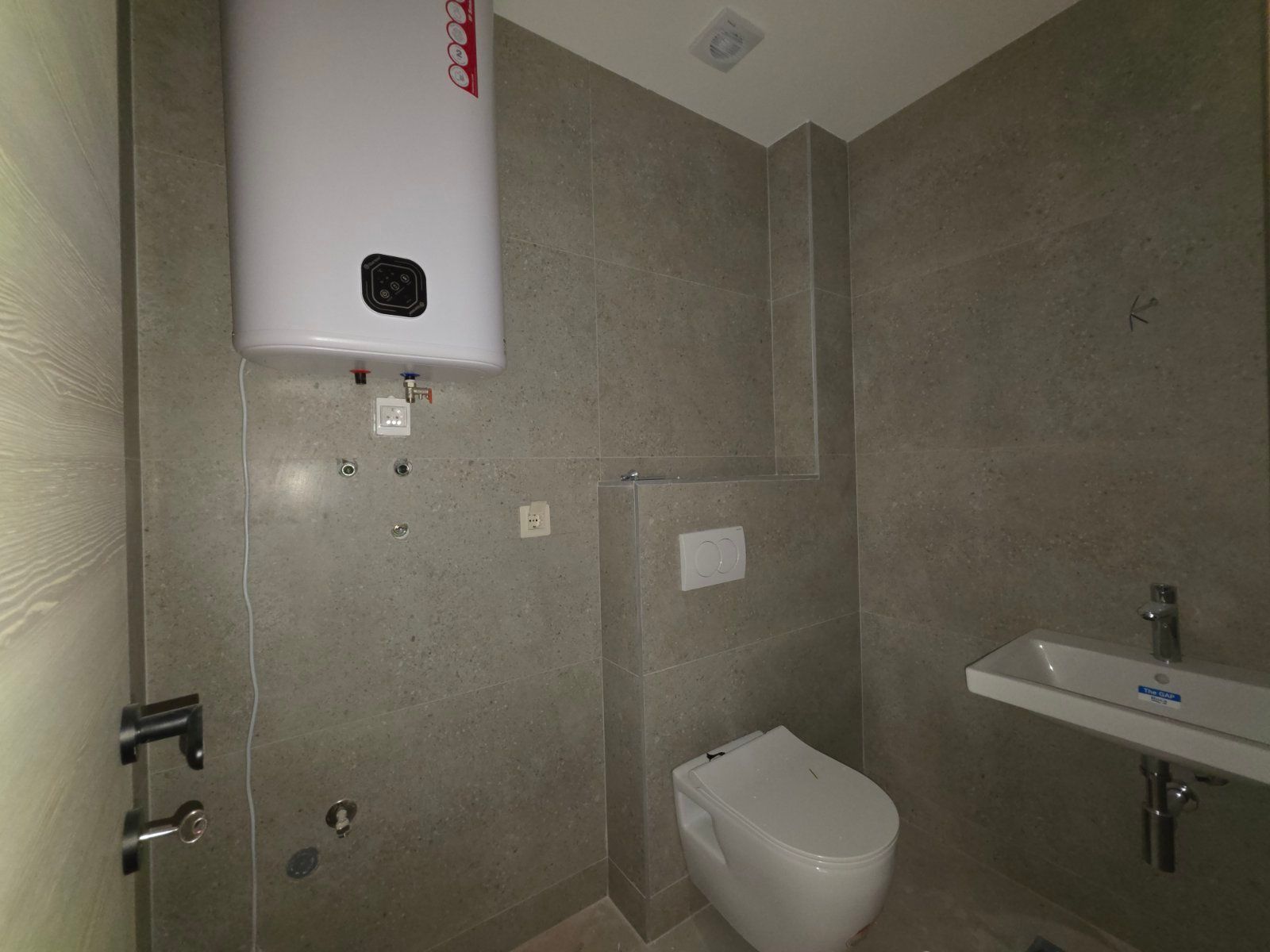 Dvosoban stan 79.18m2 u novom stambeno poslovnoj zgradi-Budva,Adok - Amfora Real Estate