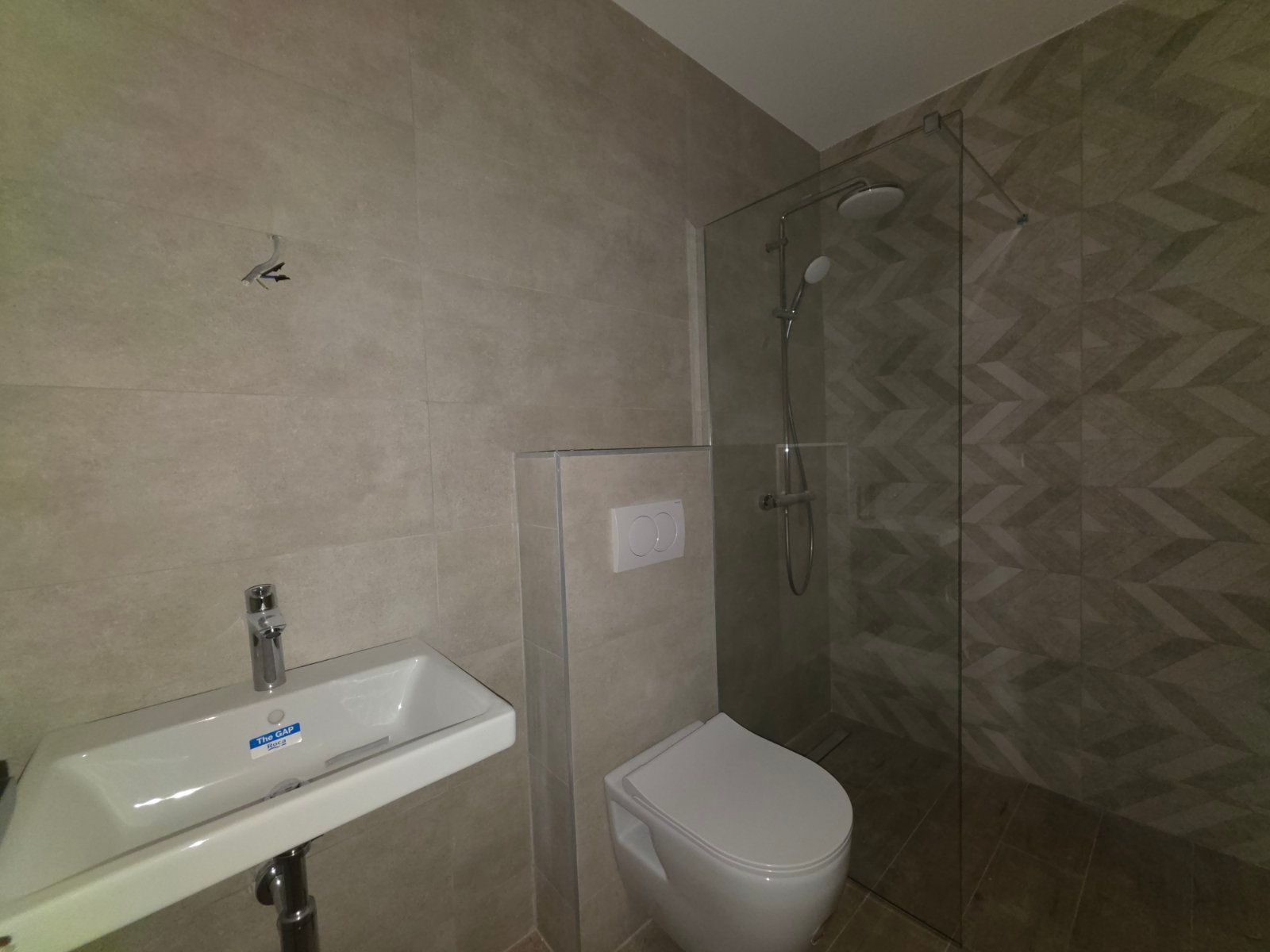 Dvosoban stan 79.18m2 u novom stambeno poslovnoj zgradi-Budva,Adok - Amfora Real Estate