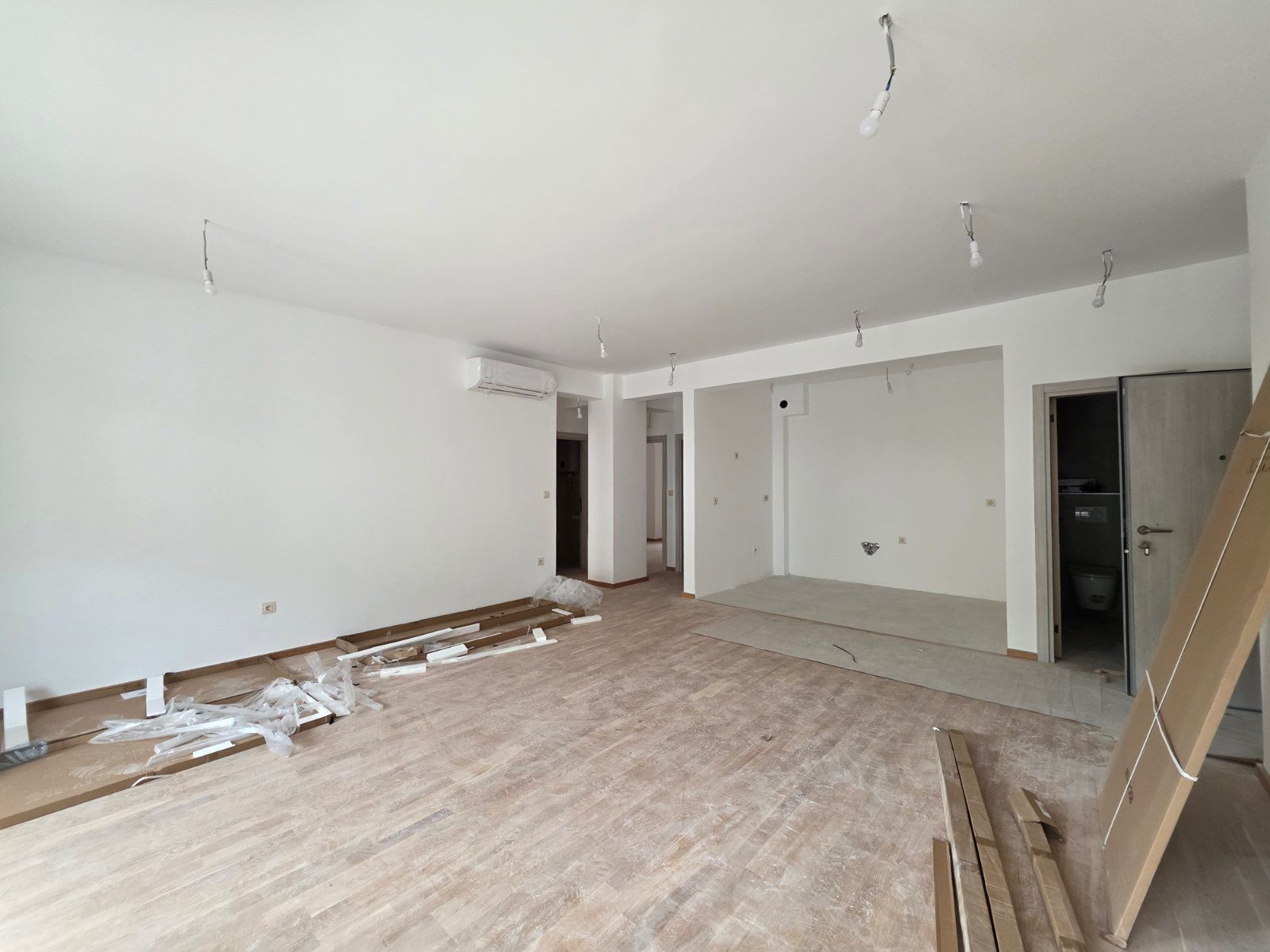 Trosoban stan 114.57m2 u novom stambeno poslovnoj zgradi-Budva,Adok - Amfora Real Estate