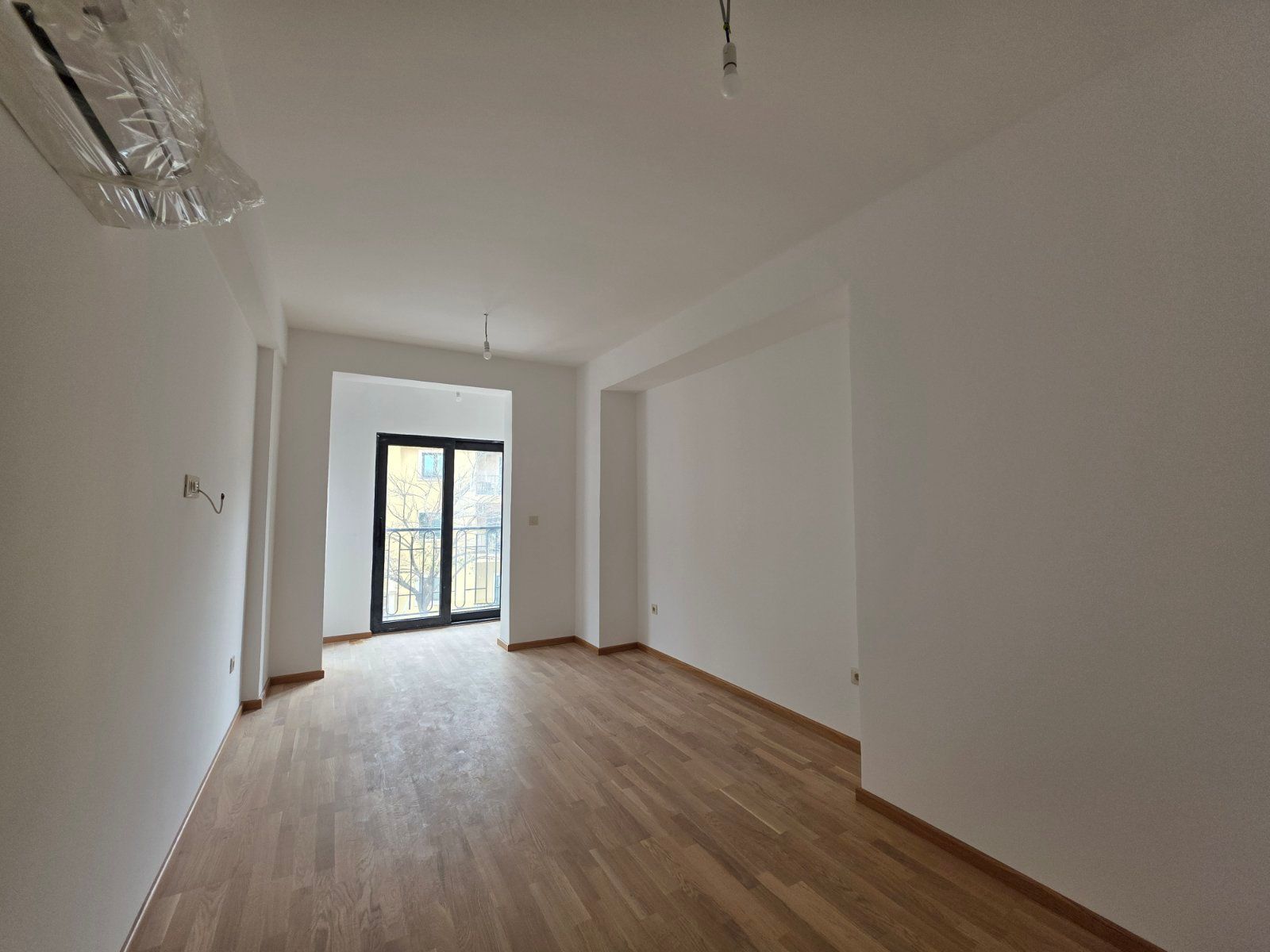 Trosoban stan 114.57m2 u novom stambeno poslovnoj zgradi-Budva,Adok - Amfora Real Estate