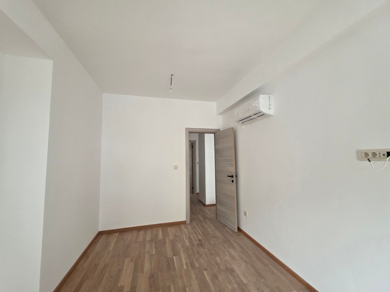 Trosoban stan 114.57m2 u novom stambeno poslovnoj zgradi-Budva,Adok - Amfora Real Estate