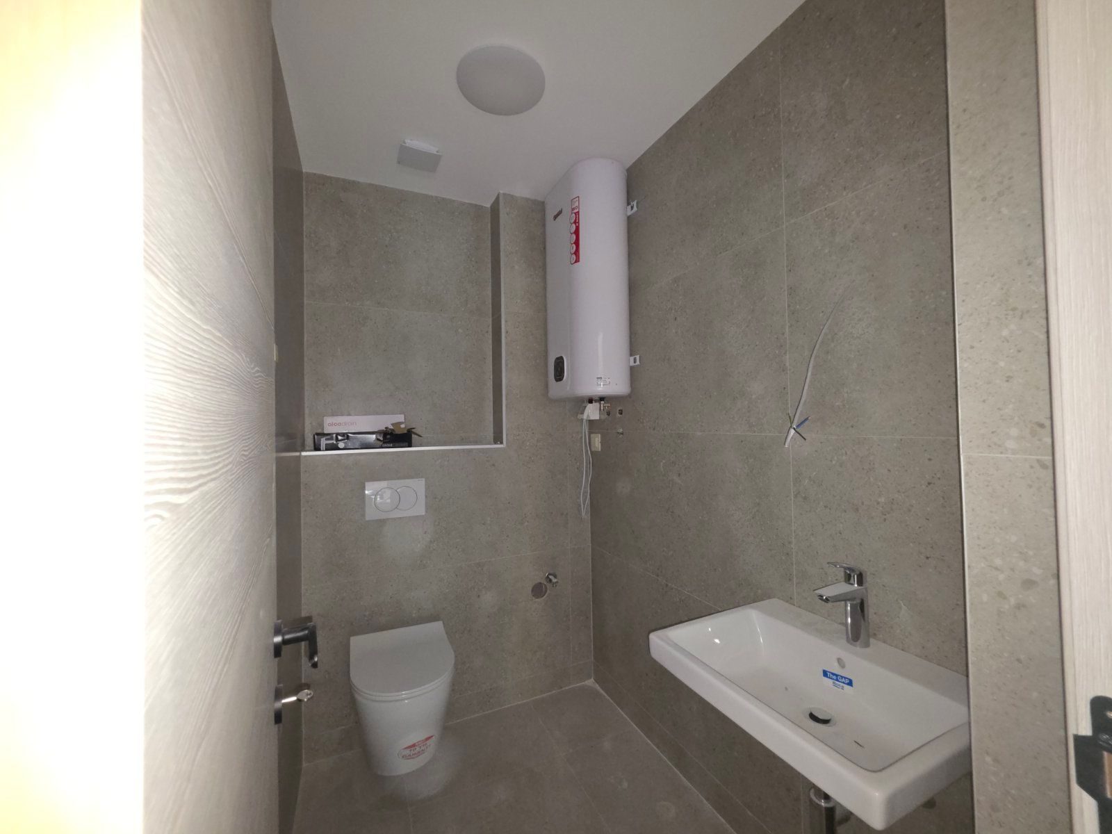 Trosoban stan 114.57m2 u novom stambeno poslovnoj zgradi-Budva,Adok - Amfora Real Estate