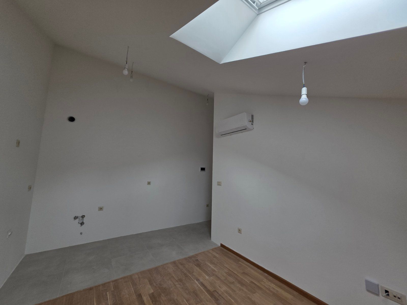 Dvosoban stan 53.10m² sa pogledom na more u novom stambeno poslovnoj zgradi-Budva,Adok - Amfora Real Estate