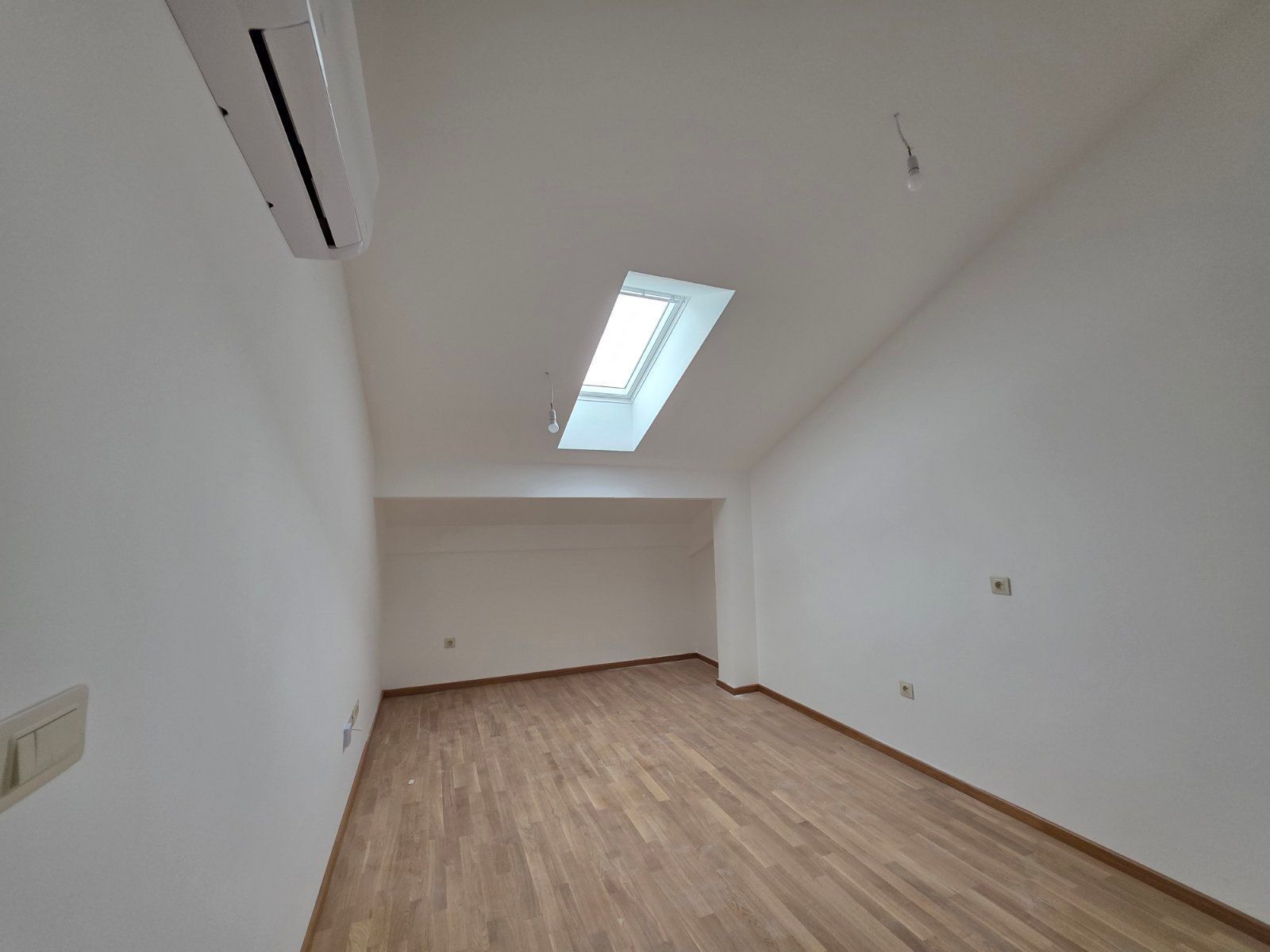 Dvosoban stan 53.10m² sa pogledom na more u novom stambeno poslovnoj zgradi-Budva,Adok - Amfora Real Estate