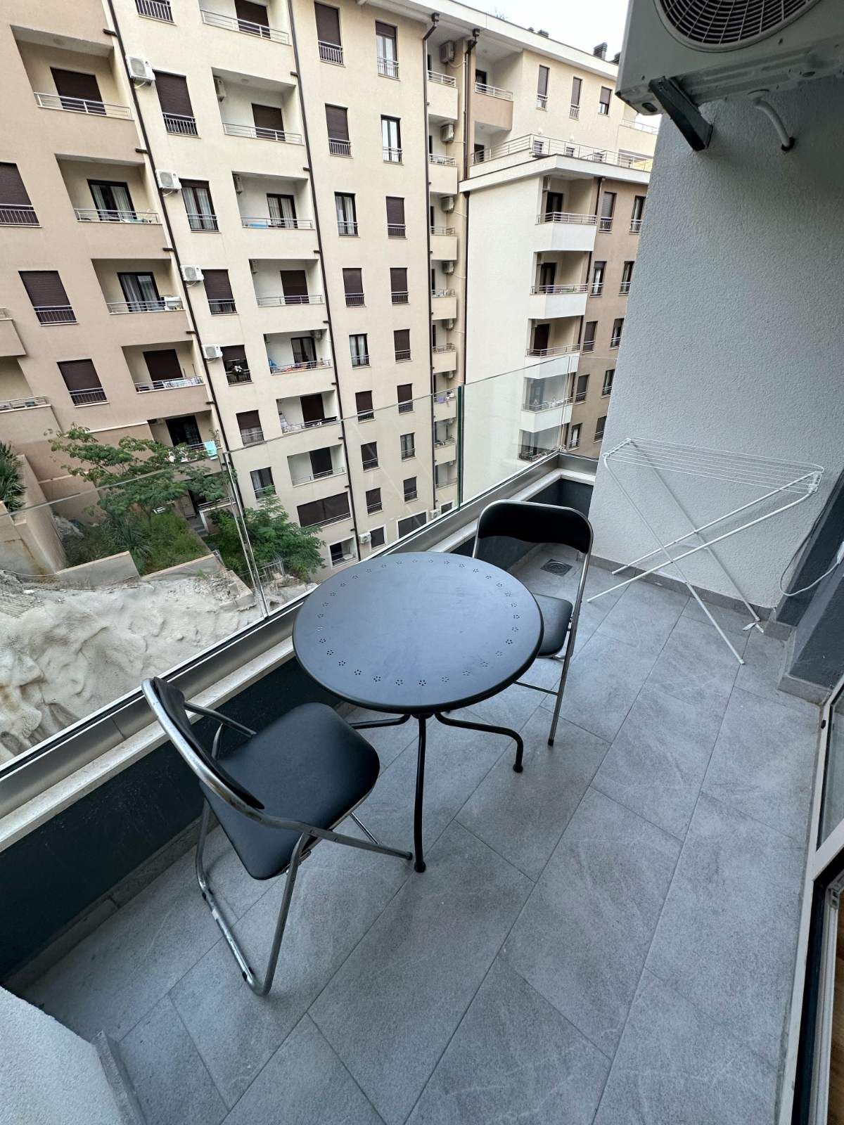 amforaproperty.com/DVOSOBAN MODERNO OPREMLJEN STAN NA ATRAKTIVNOJ LOKACIJI U BECICIMA (NA DUZI PERIOD)