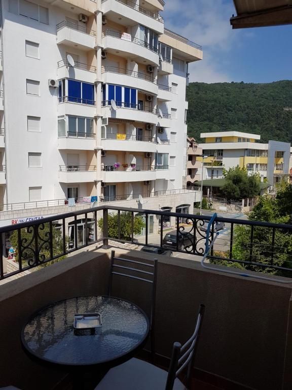 amforaproperty.com/Trospratna kuća 498m² sa placem 714m² na atraktivnoj lokaciji u Budvi – Babilonija
