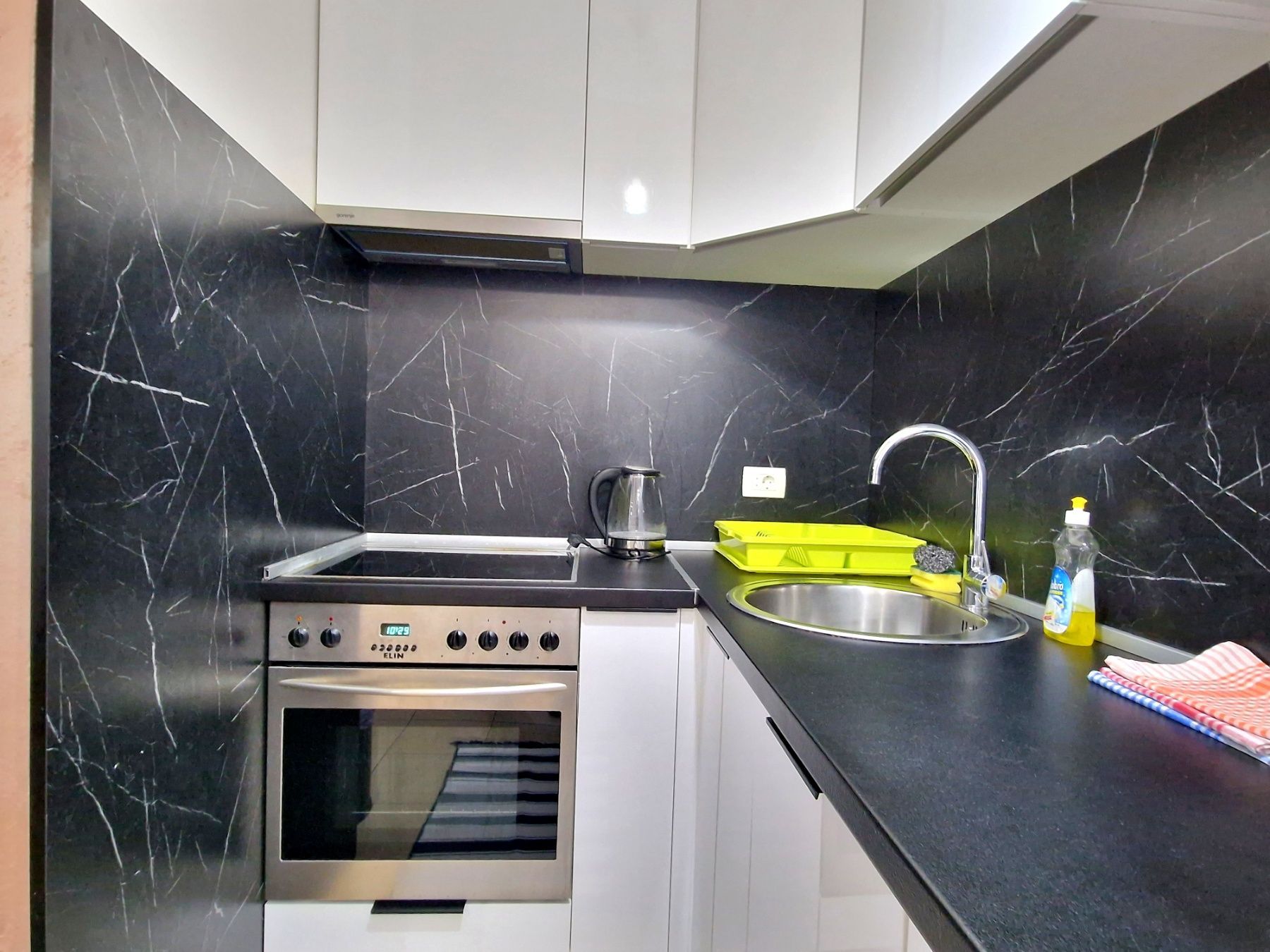 amforaproperty.com/Stan na dan. Apartman Azzuro BUDVA