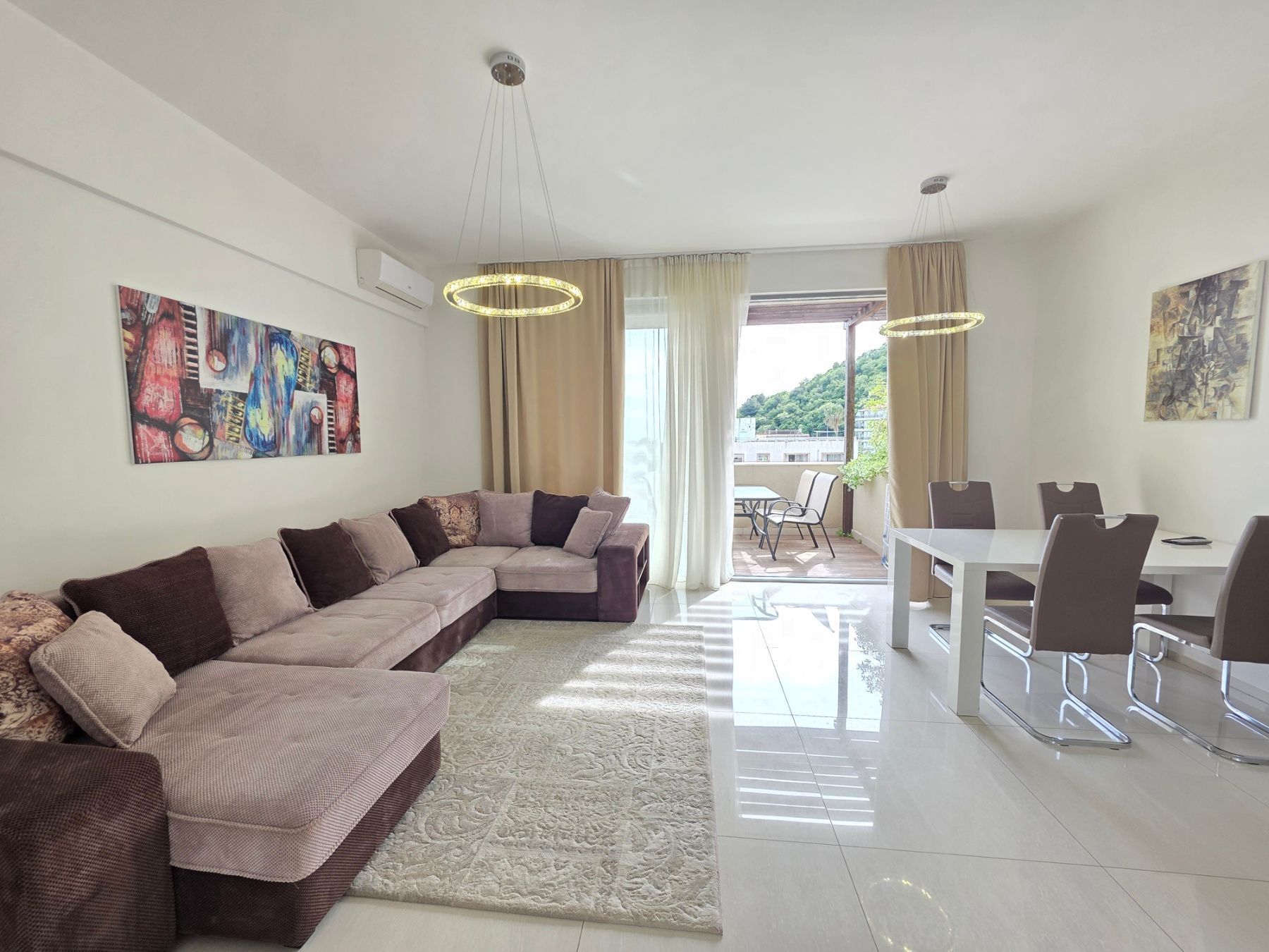 amforaproperty.com/Luksuzan opremljen penthaus 98 m² sa tri terase, pogledom na more i garažnim mestom – Bečići