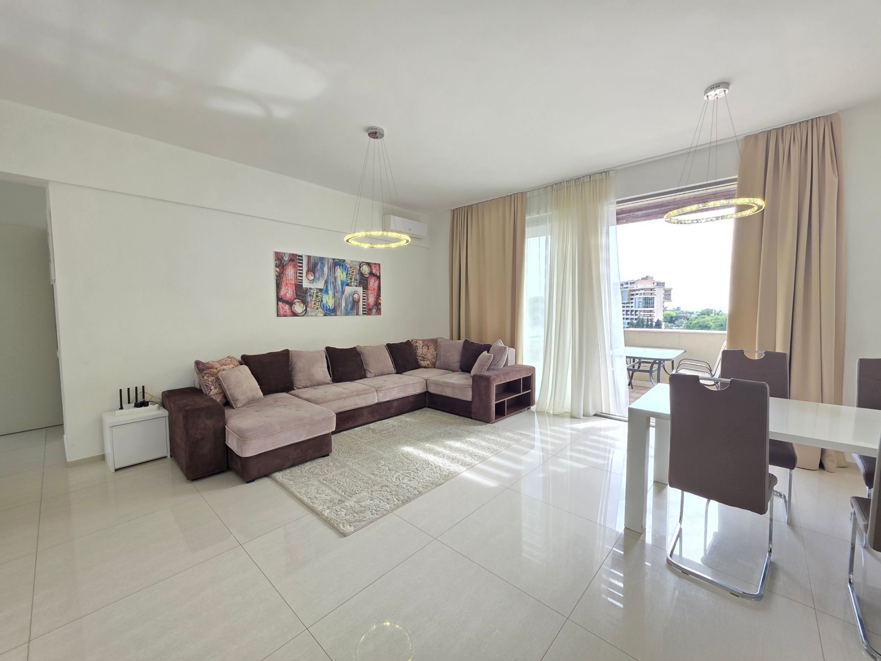 amforaproperty.com/Luksuzan opremljen penthaus 98 m² sa tri terase, pogledom na more i garažnim mestom – Bečići