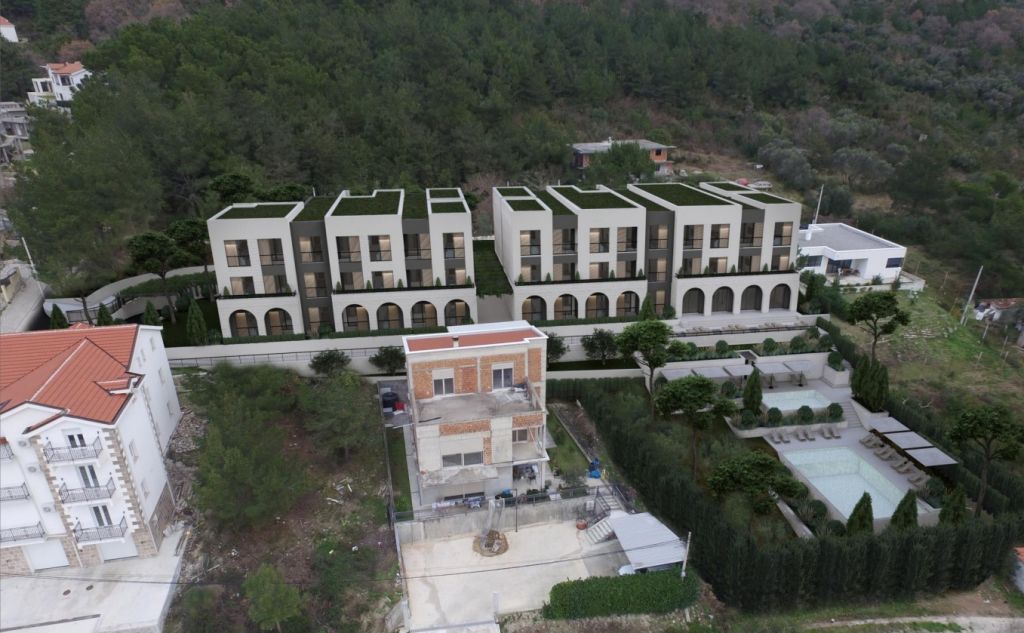 amforaproperty.com/Jednosoban stan 51,19 m² sa pogledom na more u luksuznom kompleksu sa bazenom i spa centrom – Kavač, Kotor | Bez 3% poreza | Završetak radova leto 2026 | Akcijska cena do kraja meseca! | Mogućnost pla