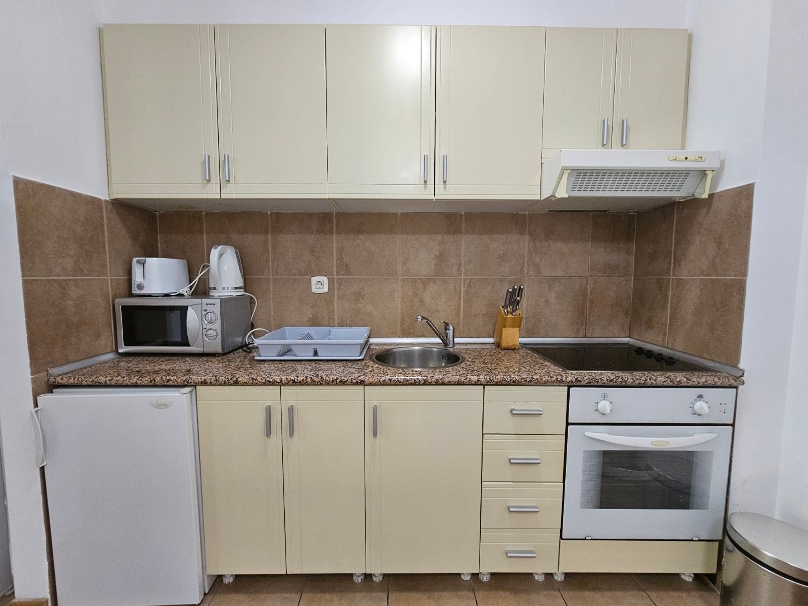 amforaproperty.com/Dvosoban namesten stan 90m2 sa pogledom na more na atraktivnoj lokaciji -Becici