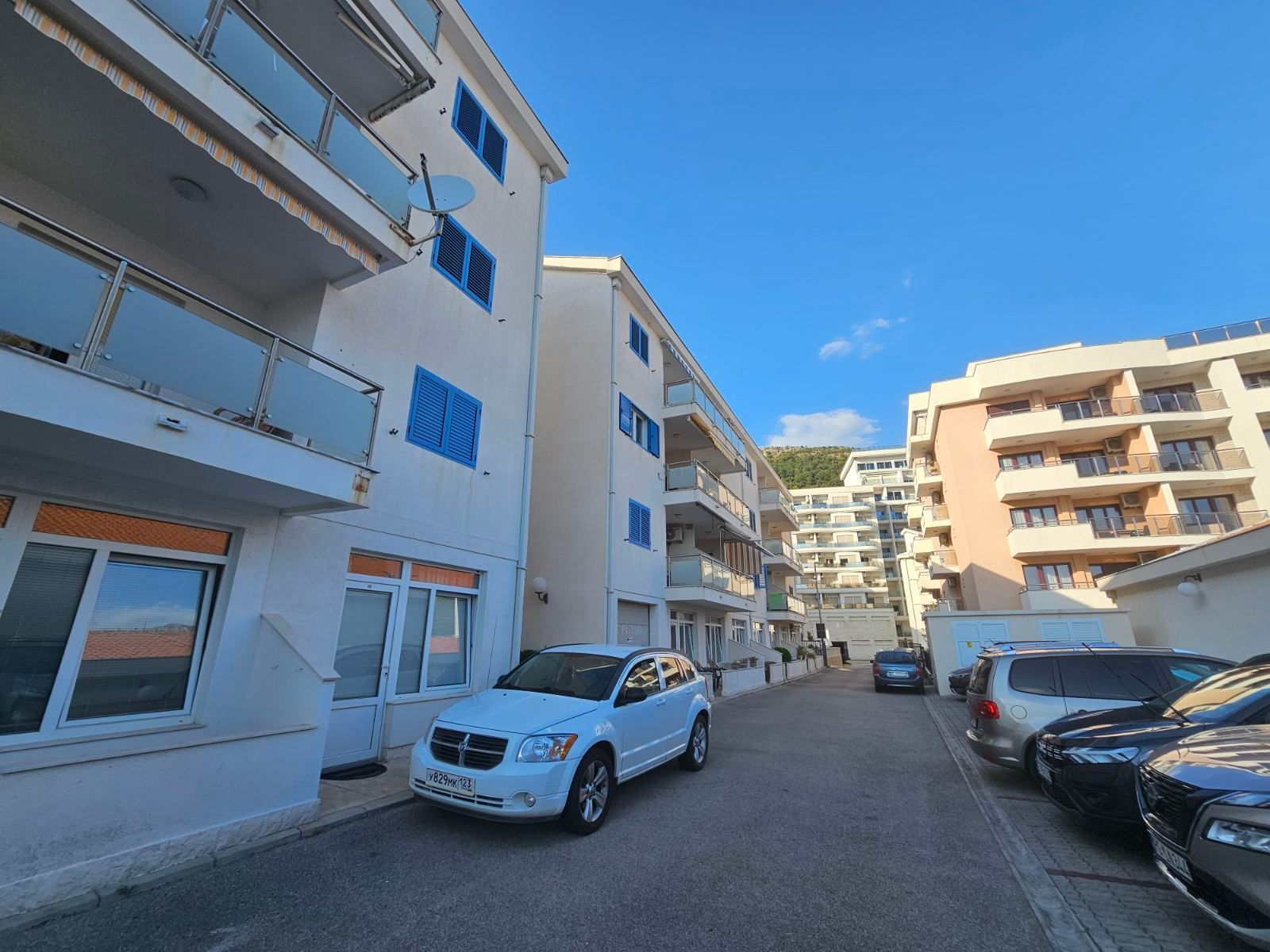 amforaproperty.com/Dvosoban namesten stan 90m2 sa pogledom na more na atraktivnoj lokaciji -Becici