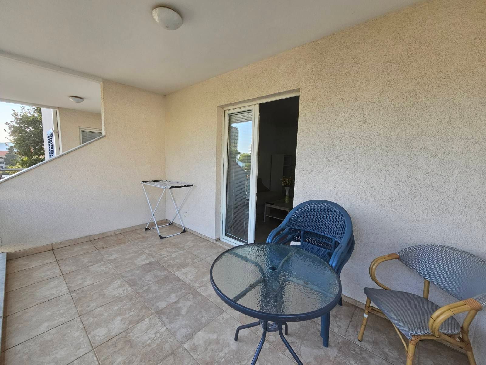 amforaproperty.com/Dvosoban namesten stan 90m2 sa pogledom na more na atraktivnoj lokaciji -Becici
