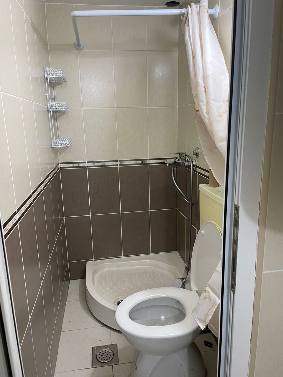 Prostrana kuća 300 m² sa pogledom na more-Budva,Lazi - Amfora Real Estate