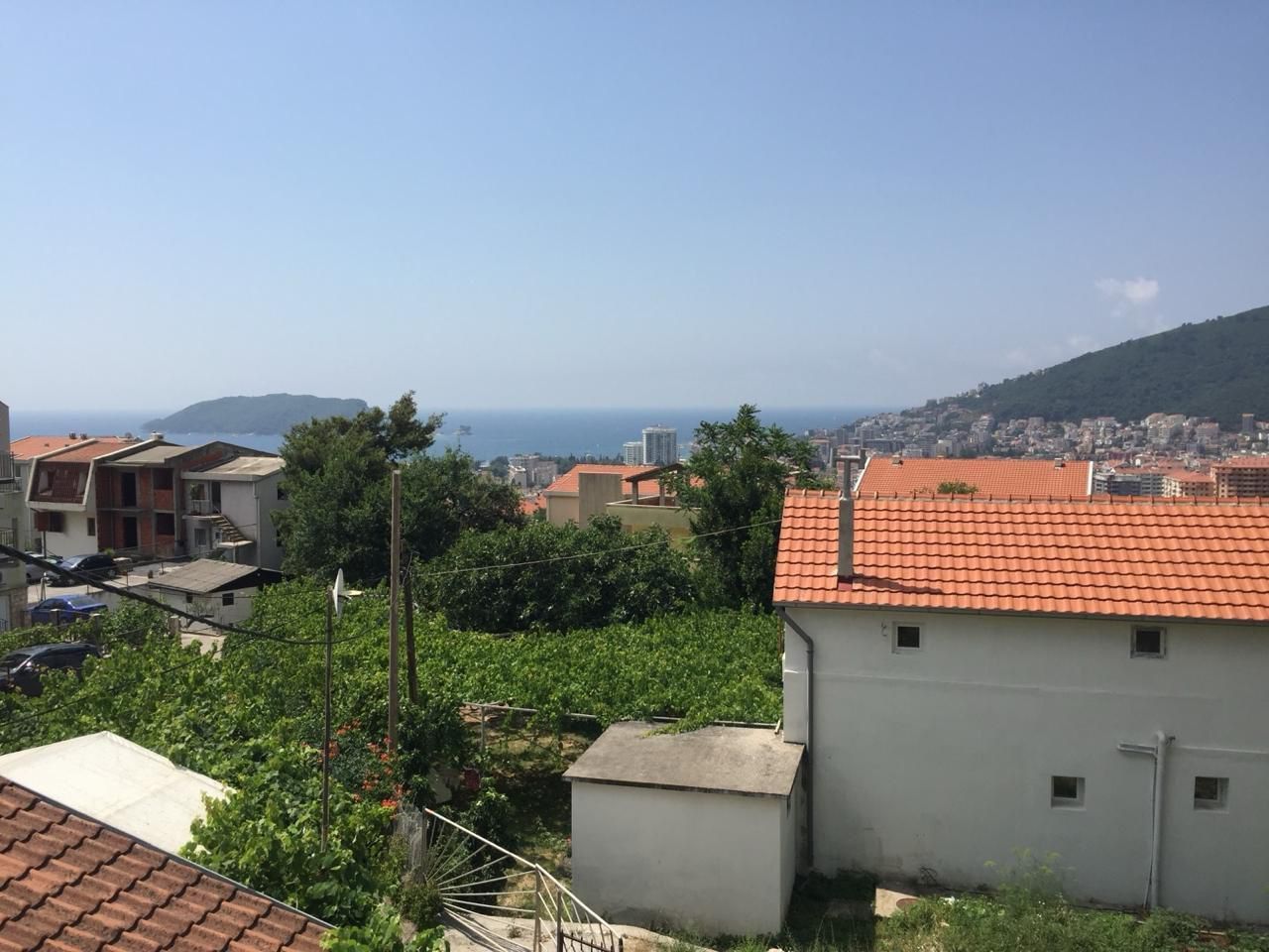 Prostrana kuća 300 m² sa pogledom na more-Budva,Lazi - Amfora Real Estate