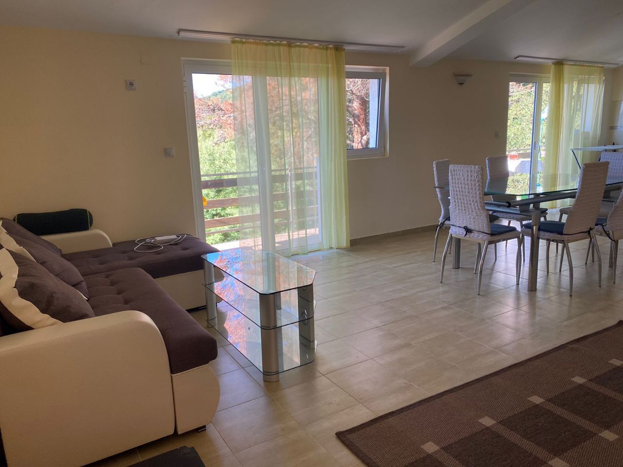 Prostrana kuća 300 m² sa pogledom na more-Budva,Lazi - Amfora Real Estate