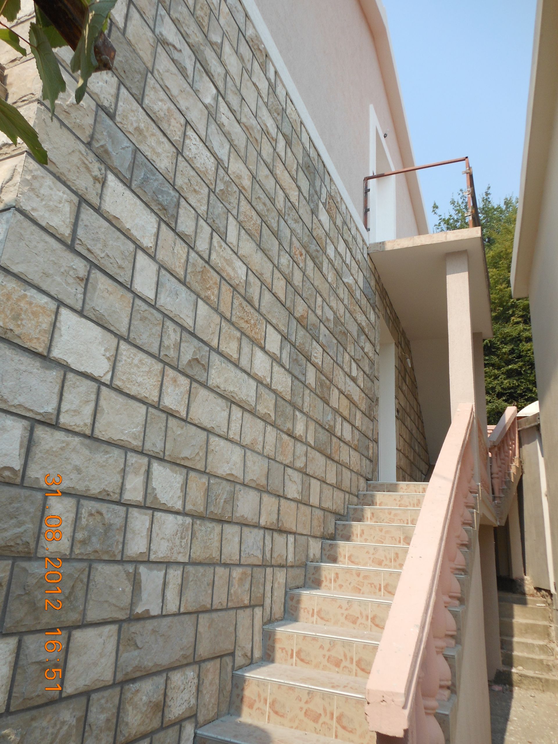 Prostrana kuća 300 m² sa pogledom na more-Budva,Lazi - Amfora Real Estate