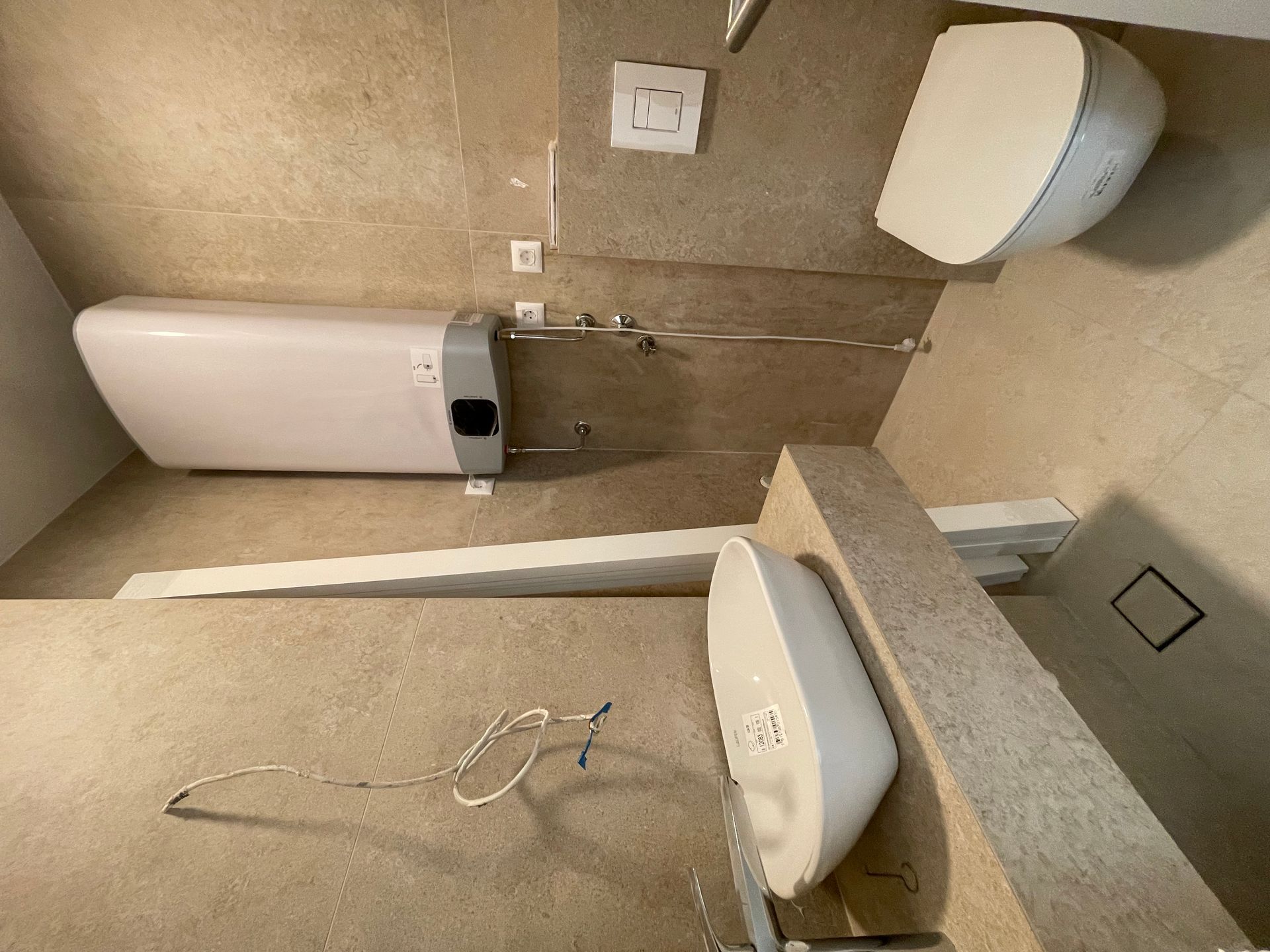 amforaproperty.com/Jednosoban stan 45m2+3m2 GRATIS zelene terase,u novom kompleksu sa bazenom, SPA i pogledom na more - BECICI