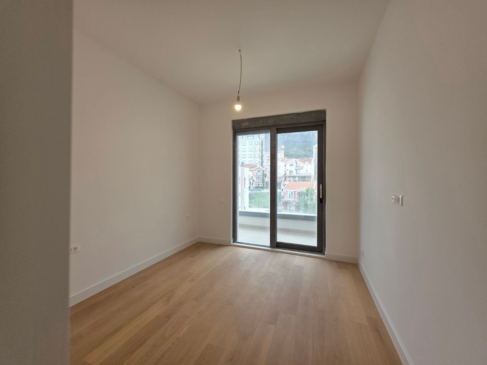 Dvosoban stan 69m2 u novom kompleksu sa bazenom, SPA i pogledom na more - BECICI - Amfora Real Estate