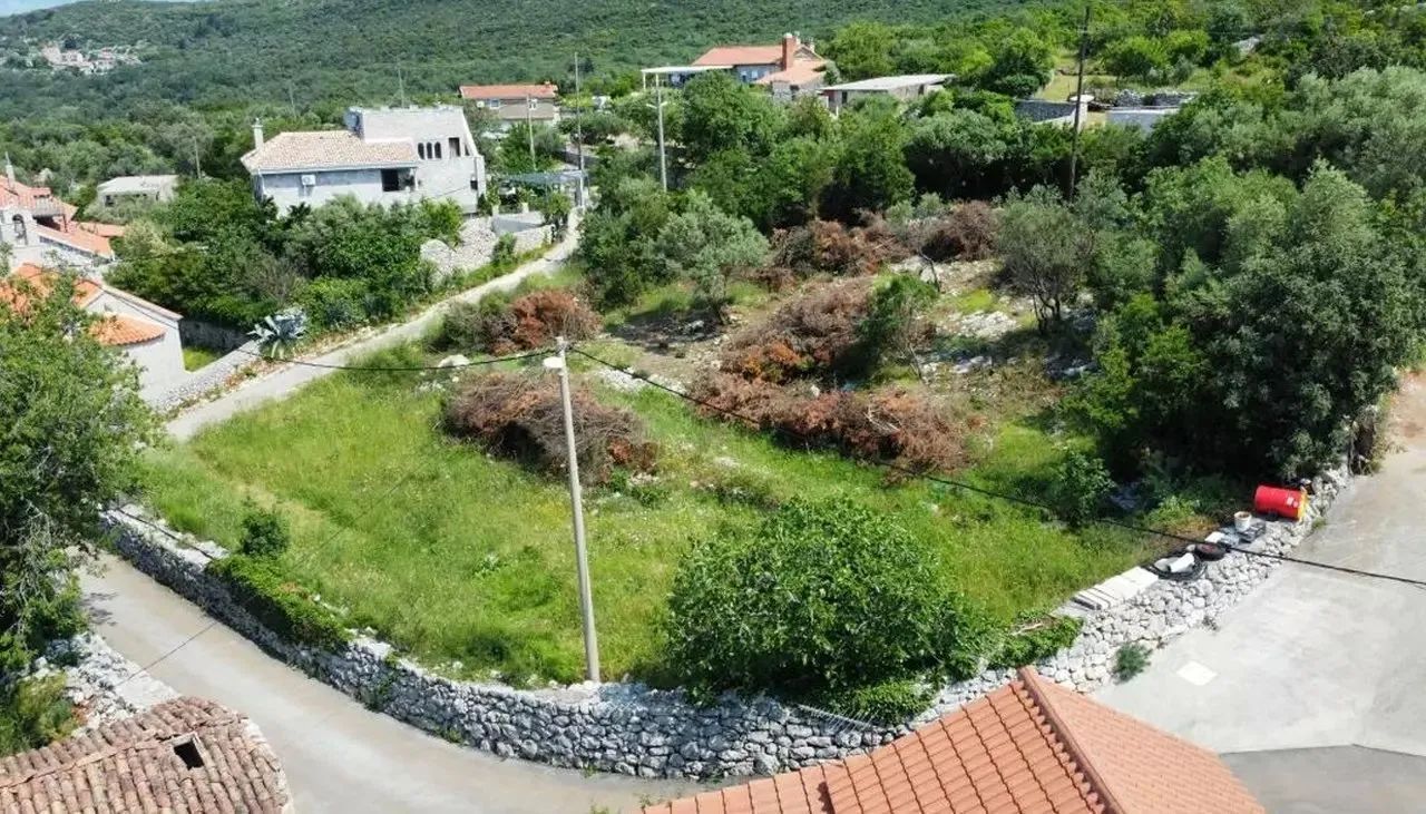 Tri građevinske parcele 1.538 m² sa delimičnim pogledom na more i gotovim projektom vile, blizu plaža i Luštica Bay resorta – Mrkovi, Herceg Novi - Amfora Real Estate