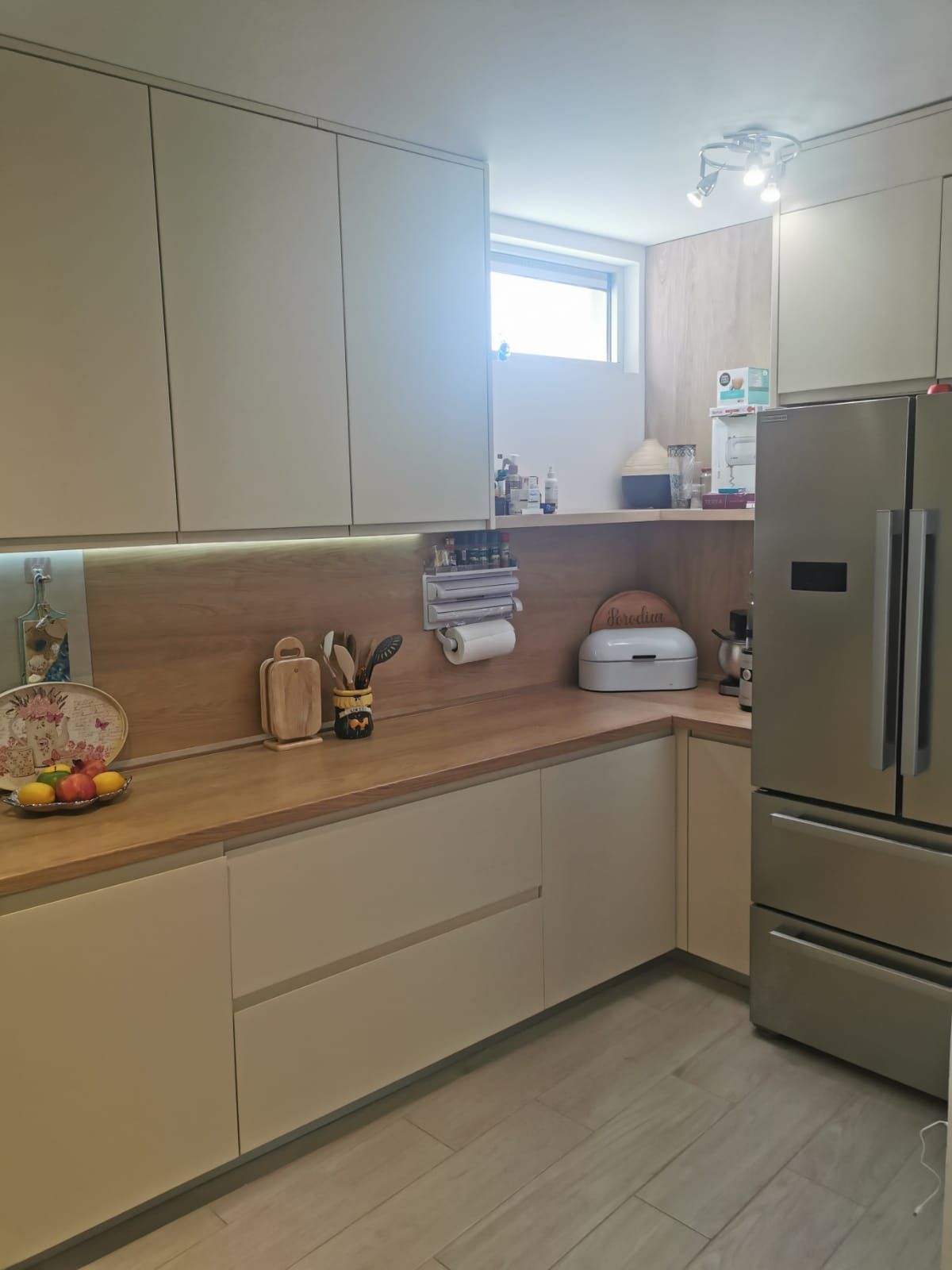 amforaproperty.com/Namešten jednosoban stan 61 m² + 23 m² terasa, sa pogledom na more – Dobrota, Kotor
