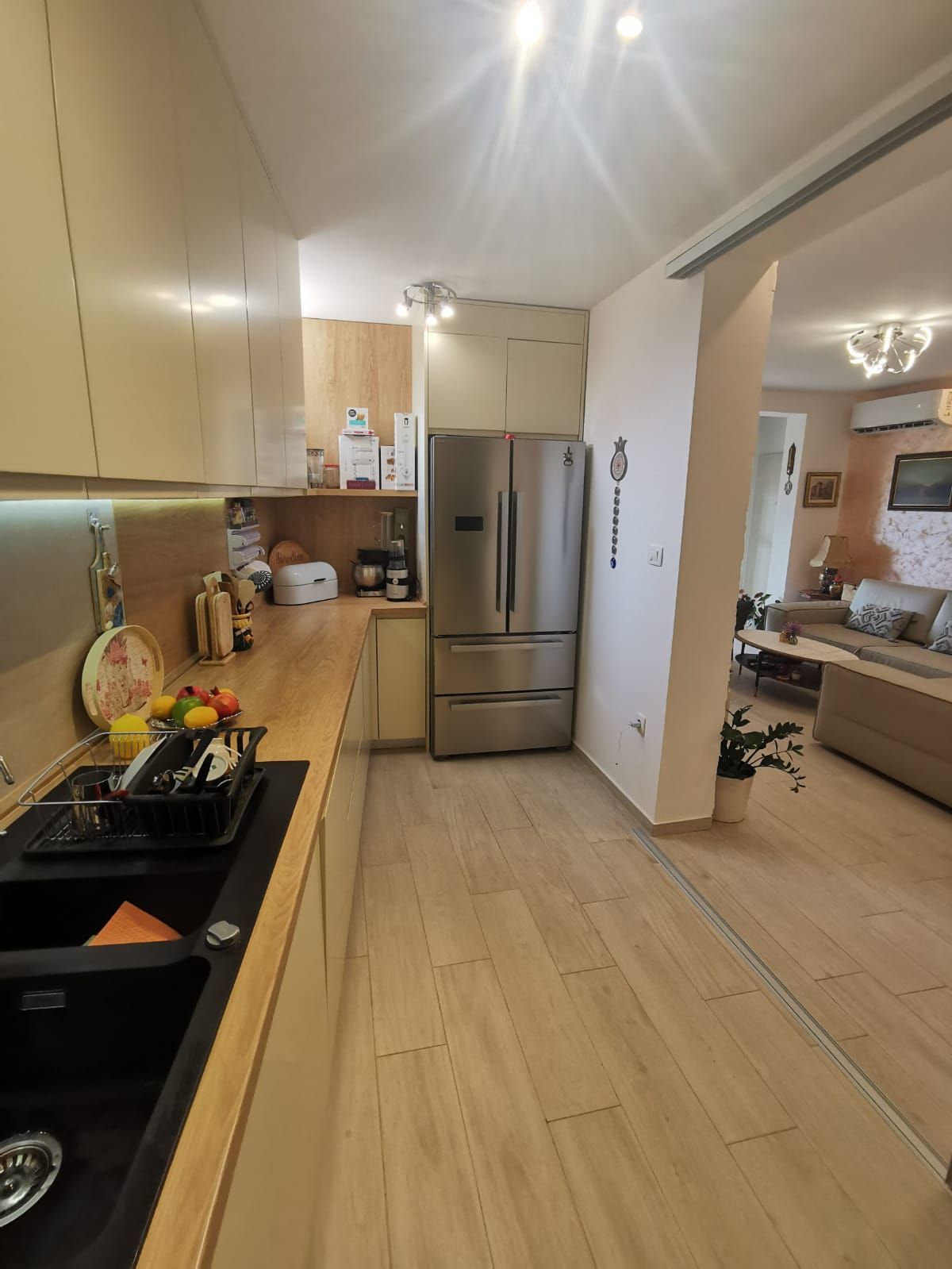 amforaproperty.com/Namešten jednosoban stan 61 m² + 23 m² terasa, sa pogledom na more – Dobrota, Kotor