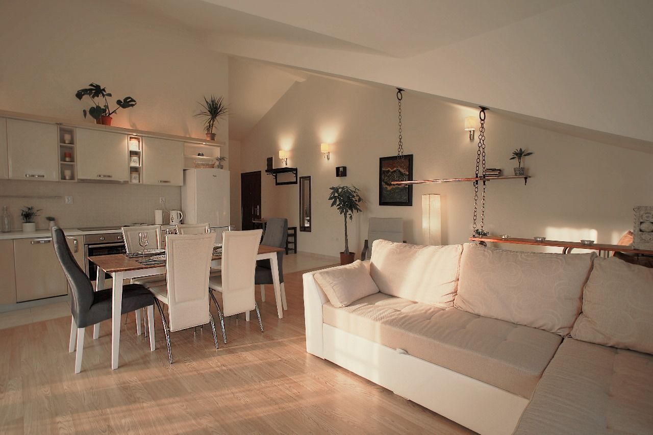 amforaproperty.com/Namešten dvosoban stan 82 m² sa pogledom na more i parkingom – Đenovići, Herceg Novi