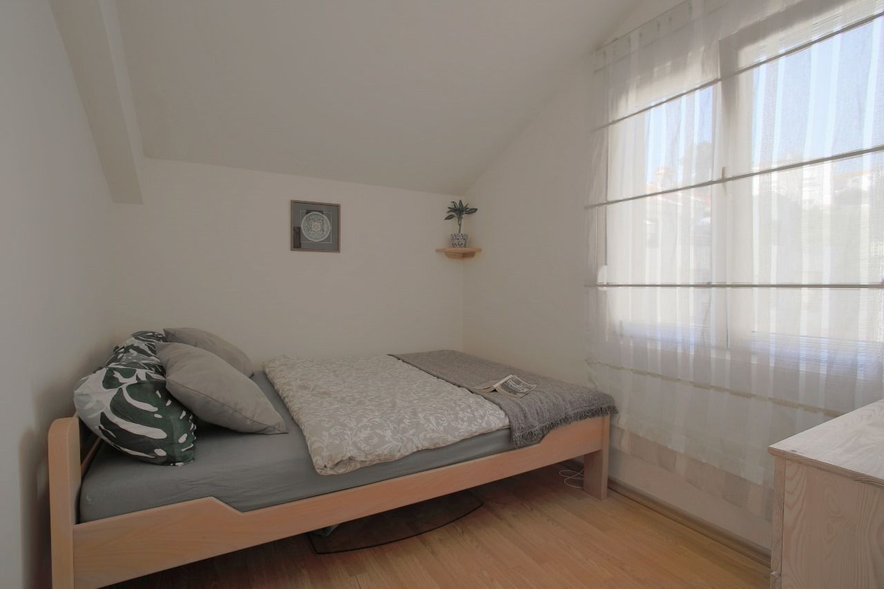 amforaproperty.com/Namešten dvosoban stan 82 m² sa pogledom na more i parkingom – Đenovići, Herceg Novi
