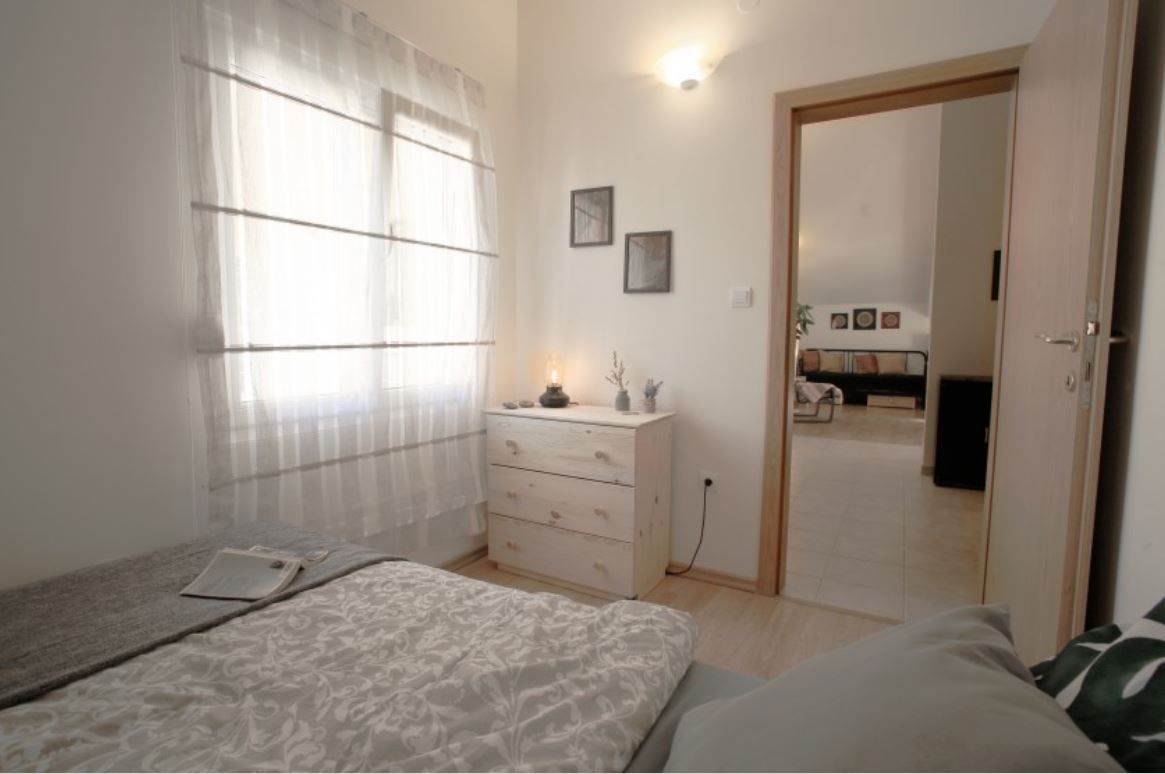 amforaproperty.com/Namešten dvosoban stan 82 m² sa pogledom na more i parkingom – Đenovići, Herceg Novi