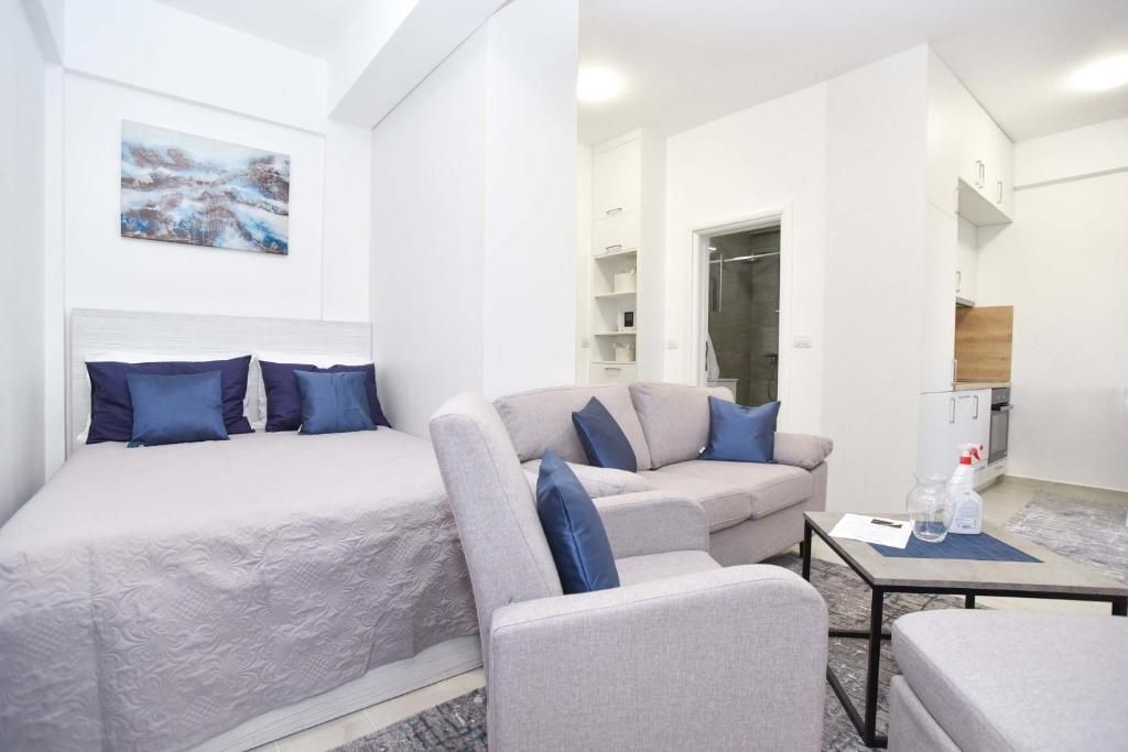 amforaproperty.com/Moderno opremljen studio apartman 32m2 sa pogledom na more, 150 m od plaže – Bečići | Hitna prodaja
