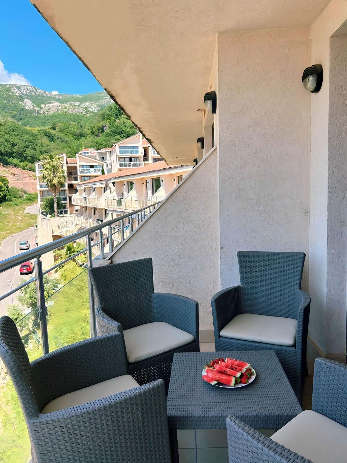 amforaproperty.com/Jednosoban apartman sa u kompleksu sa bazenom,Przno-Budva (NA DUZI VREMENSKI PERIOD)