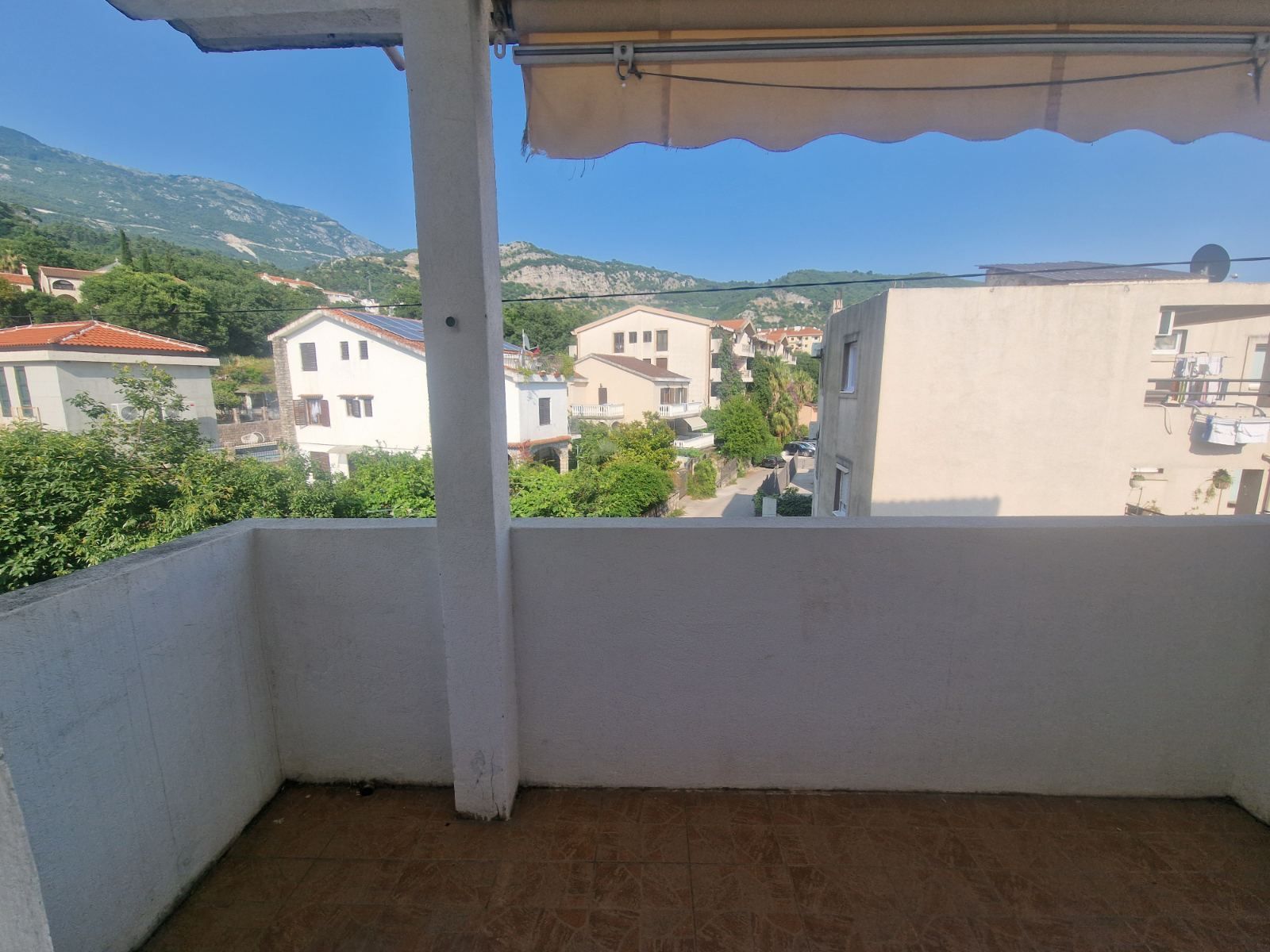 amforaproperty.com/Dvosoban namesten stan 64m2 u naselju Podmaine, Budva