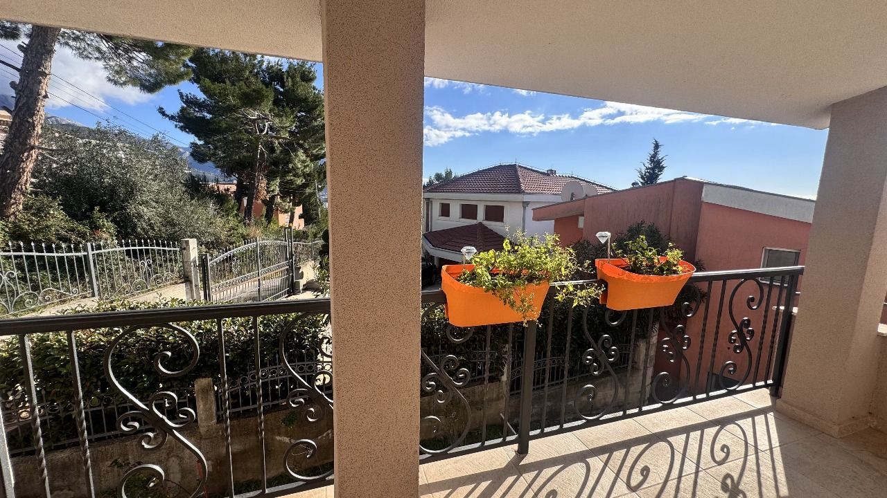 amforaproperty.com/Kuća 220 m² sa panoramskim pogledom na more – Bar, Zeleni pojas