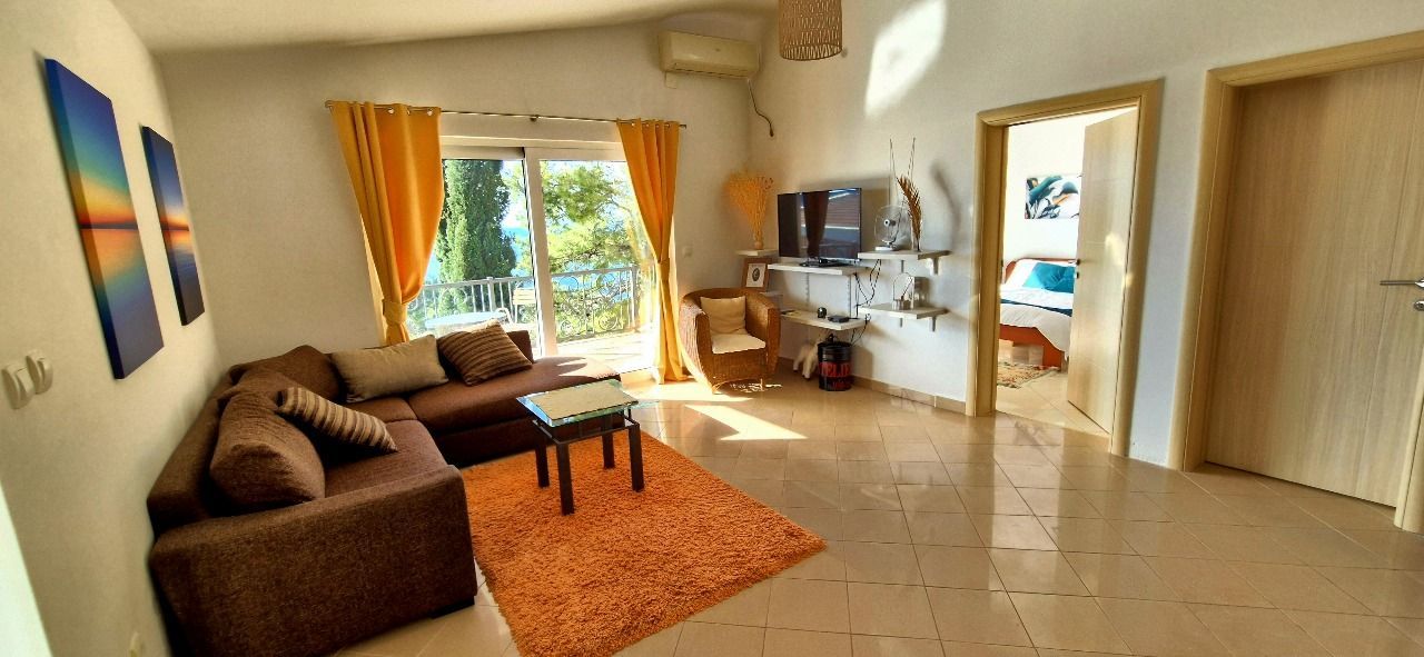 amforaproperty.com/Kuća 220 m² sa panoramskim pogledom na more – Bar, Zeleni pojas