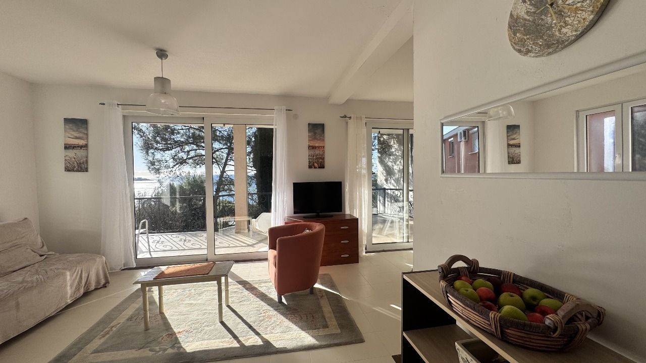 amforaproperty.com/Kuća 220 m² sa panoramskim pogledom na more – Bar, Zeleni pojas