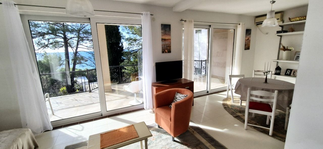 amforaproperty.com/Kuća 220 m² sa panoramskim pogledom na more – Bar, Zeleni pojas