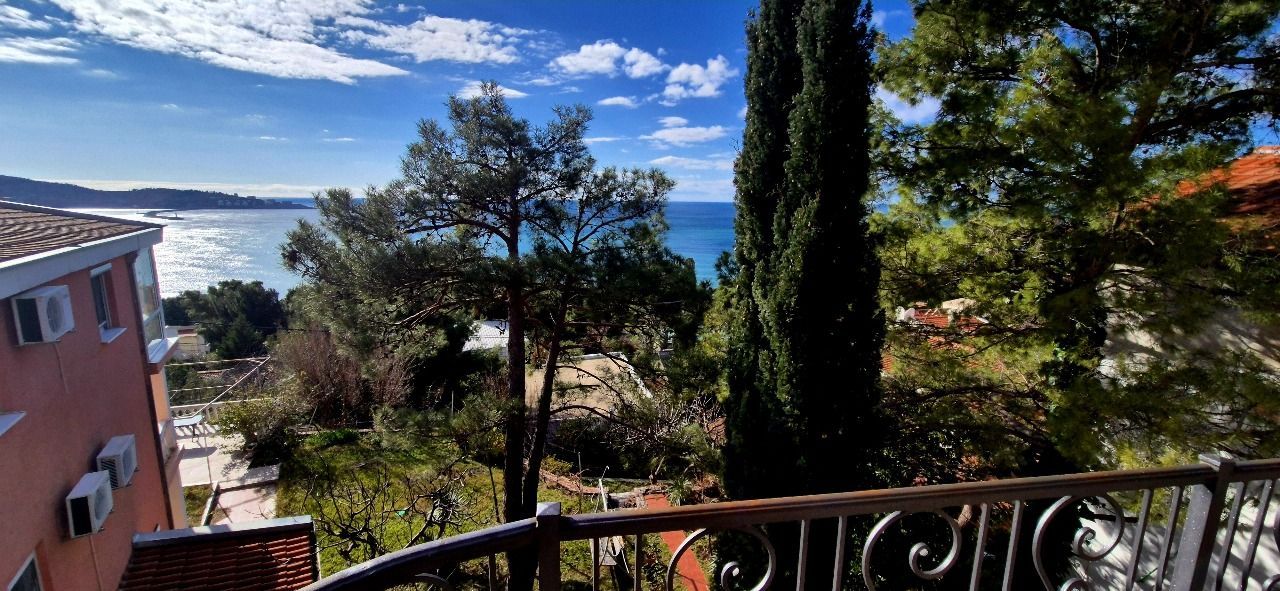 amforaproperty.com/Kuća 220 m² sa panoramskim pogledom na more – Bar, Zeleni pojas